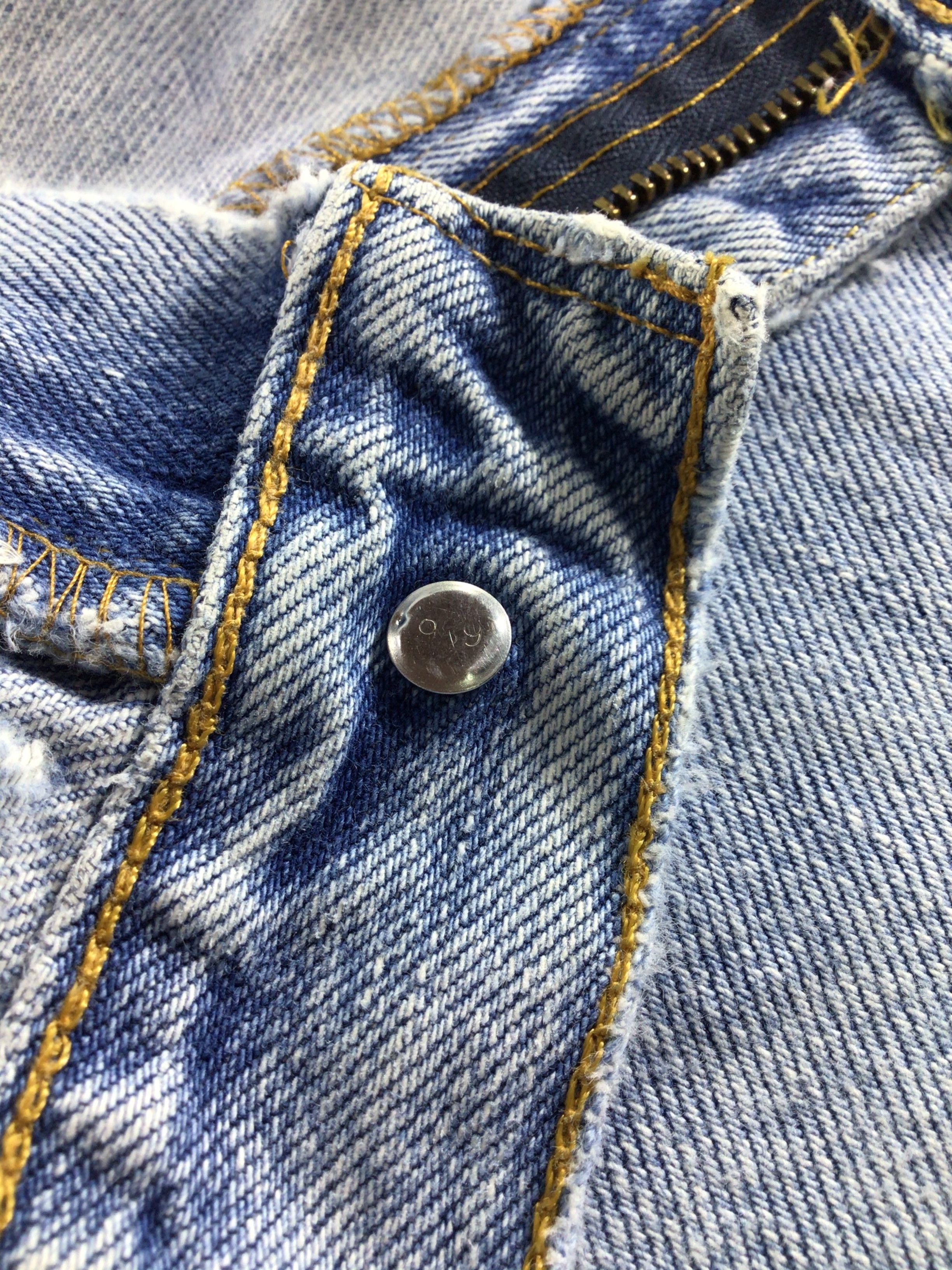 Levi's Vintage Levis 550 Jeans Distressed Faded Blue -J584 Size US 33 - 10 Thumbnail