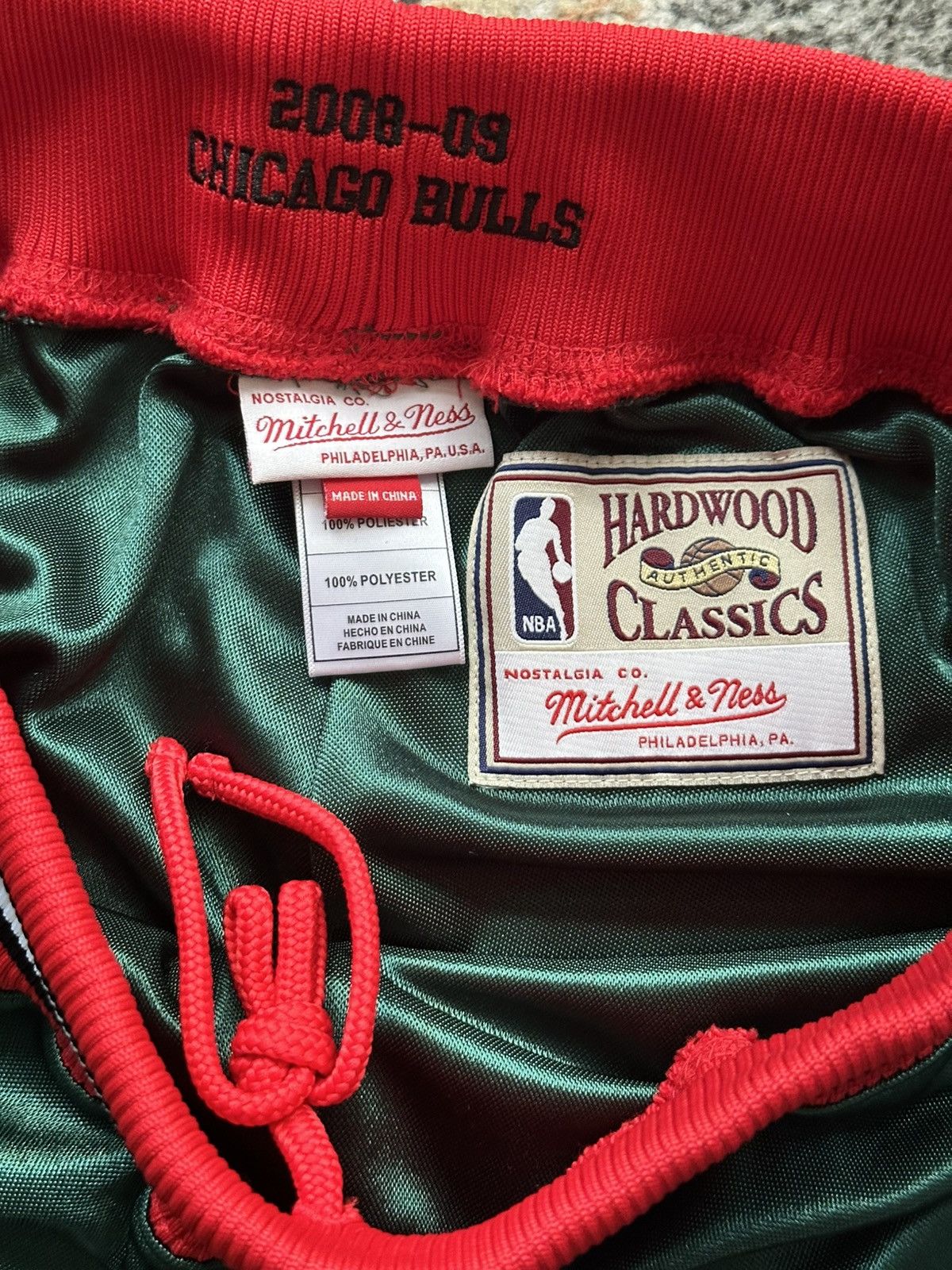 NBA Mitchell & Ness x NBA Chicago Bulls Shorts Size US 40 / EU 56 - 2 Thumbnail