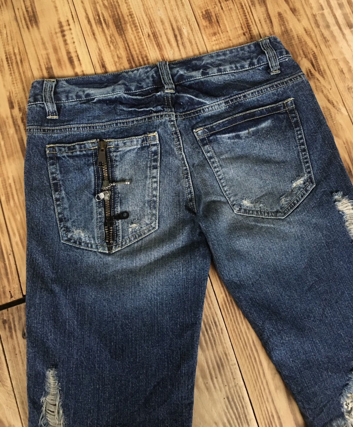 Japanese Brand Glad News Distressed Denim Shorts Size US 31 - 4 Thumbnail