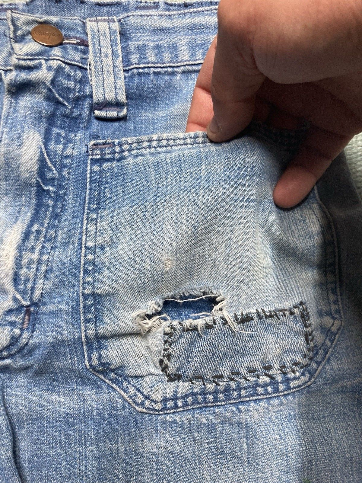 Vintage × Wrangler 70s wrangler jeans shorts jorts daisy dukes repair faded 29 Size 29" - 4 Thumbnail