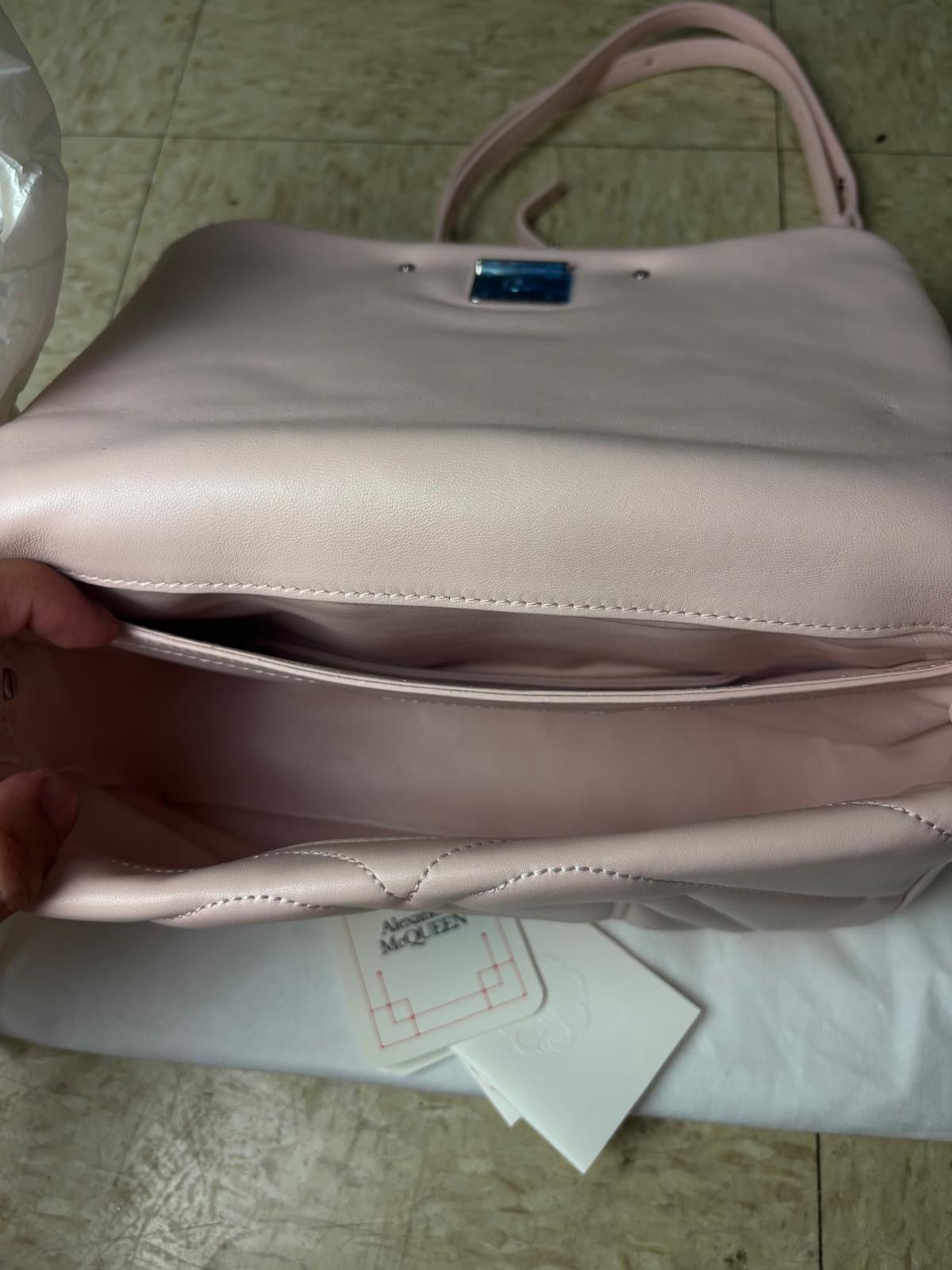 Alexander McQueen Alexander McQueen The Seal bag in pink quilted lambskin Size ONE SIZE - 7 Thumbnail