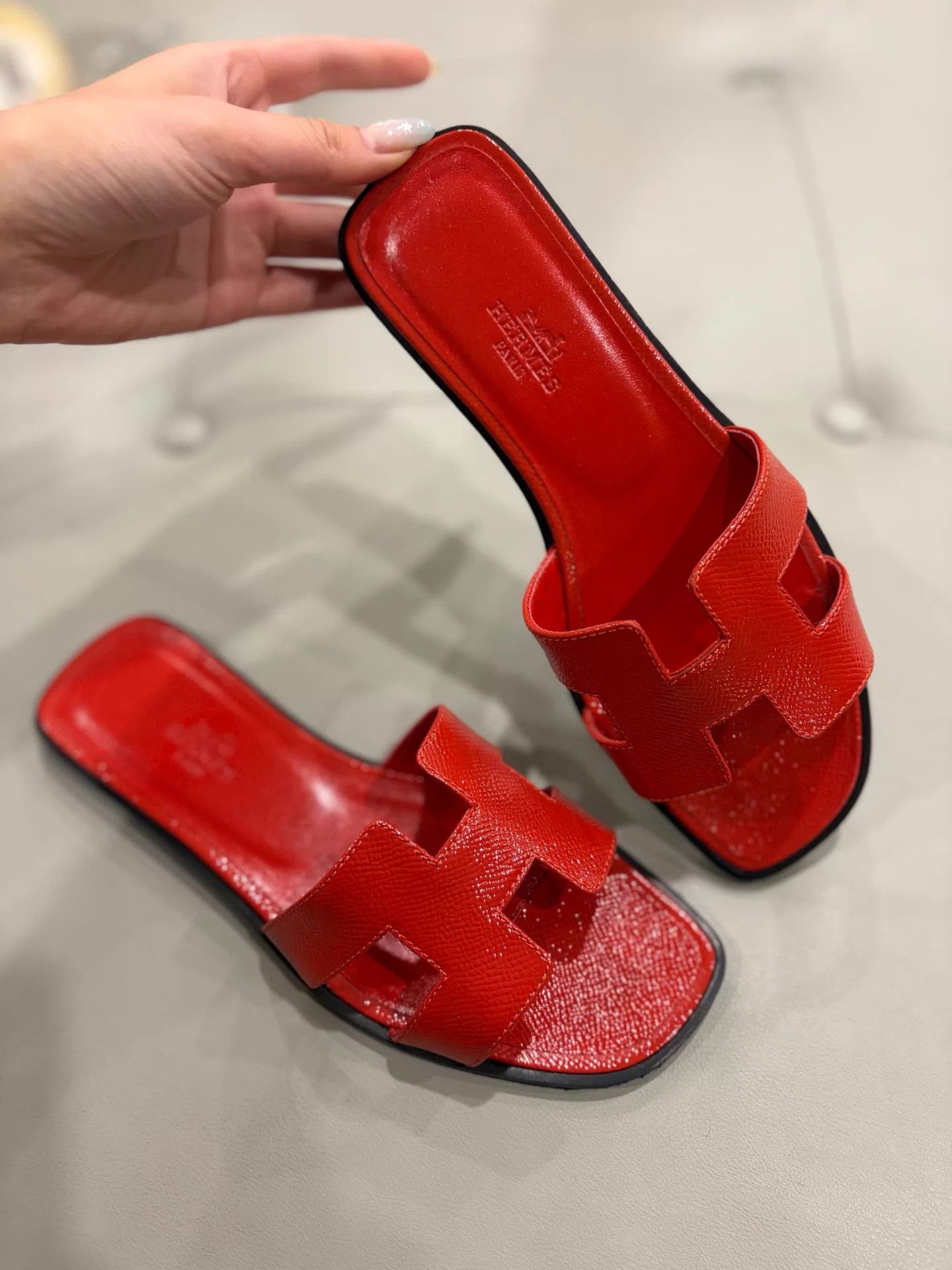 Hermes Women's Hermes Classic H Flat Sandal 99 New 36 Size US 5.5 / IT 35.5 - 2 Thumbnail