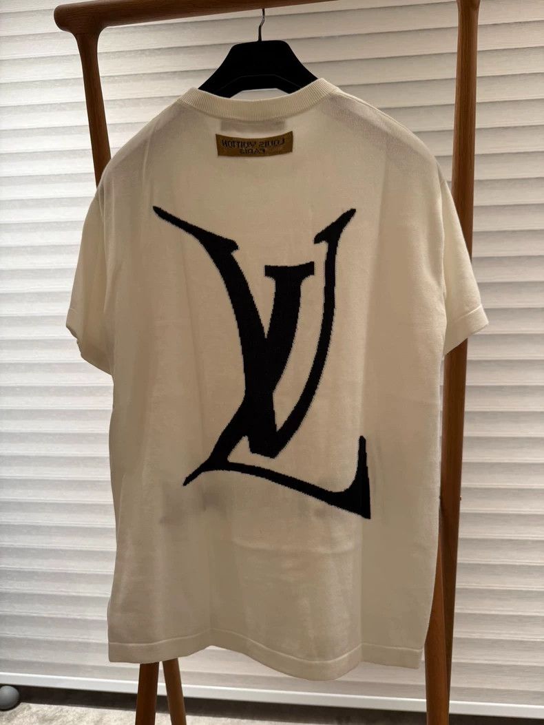 Louis Vuitton Louis Vuitton logo white short sleeves 2501-Nextarrow Size US XS / EU 42 / 0 - 2 Thumbnail
