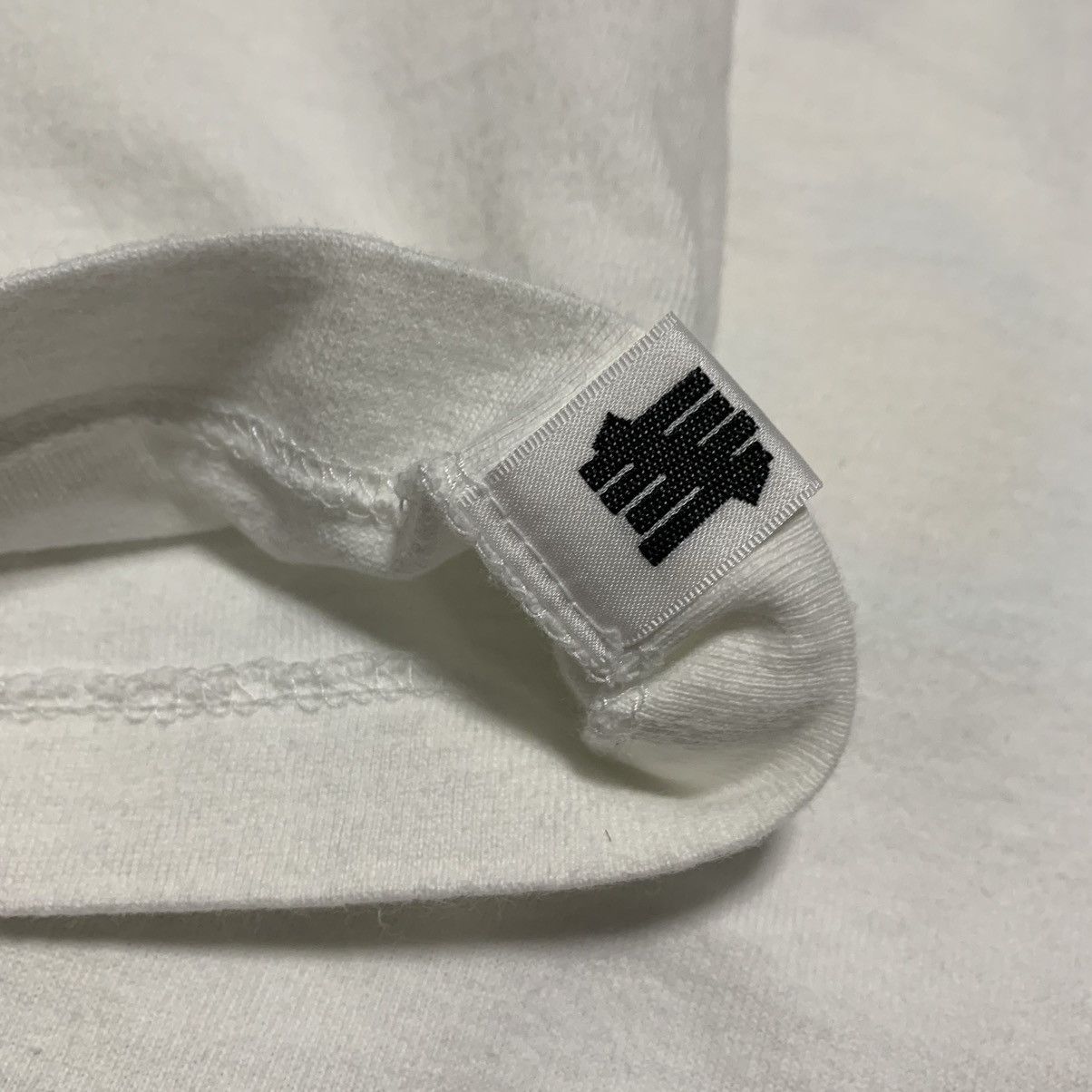 Bape Bape Large Undefeated Surfing Ape Head White A Bathing Tee Size US L / EU 52-54 / 3 - 7 Thumbnail