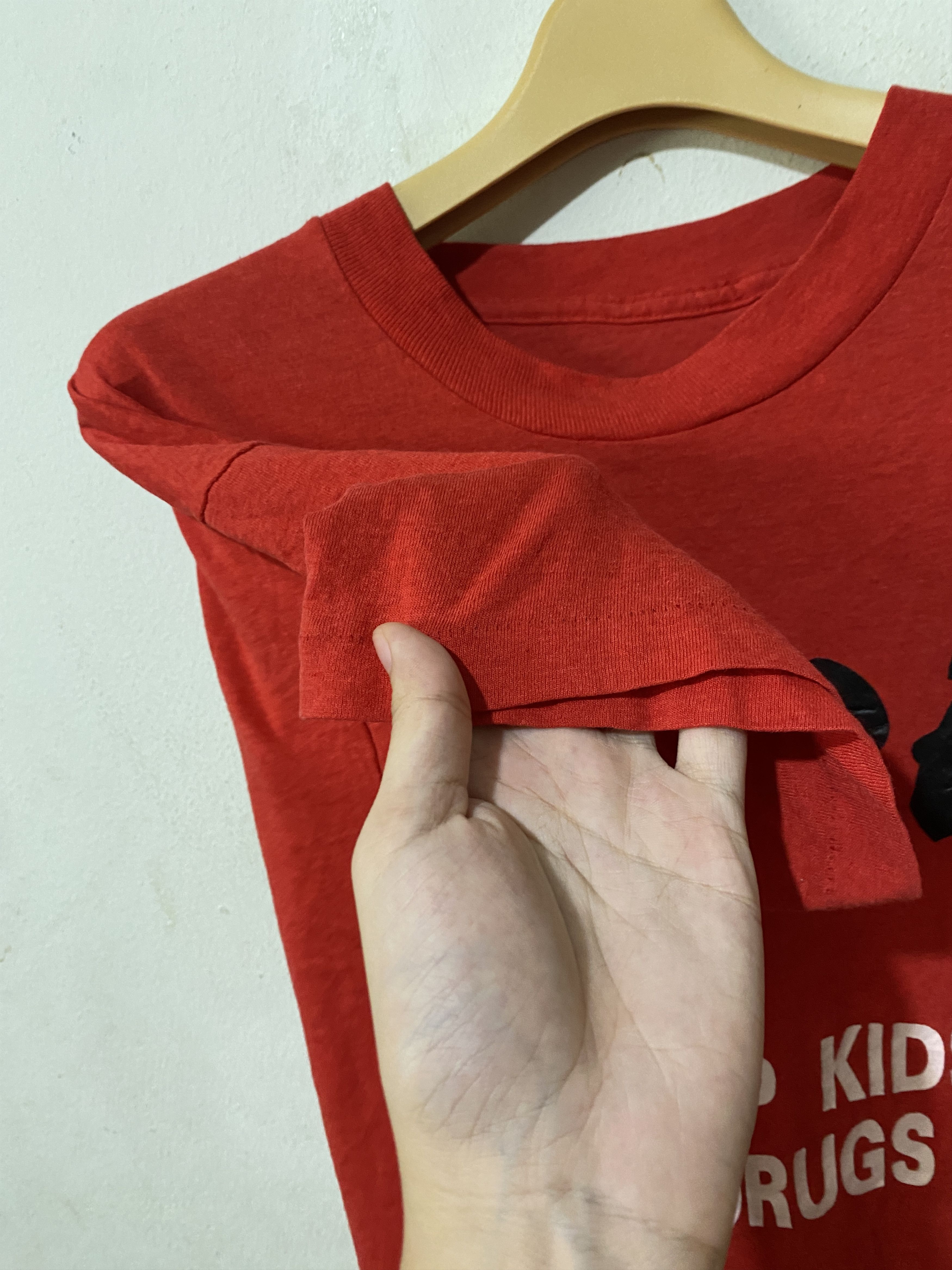 D.A.R.E × Vintage Vintage 80s DARE To Keep Kids Off Drugs Red Tee Size US L / EU 52-54 / 3 - 4 Thumbnail