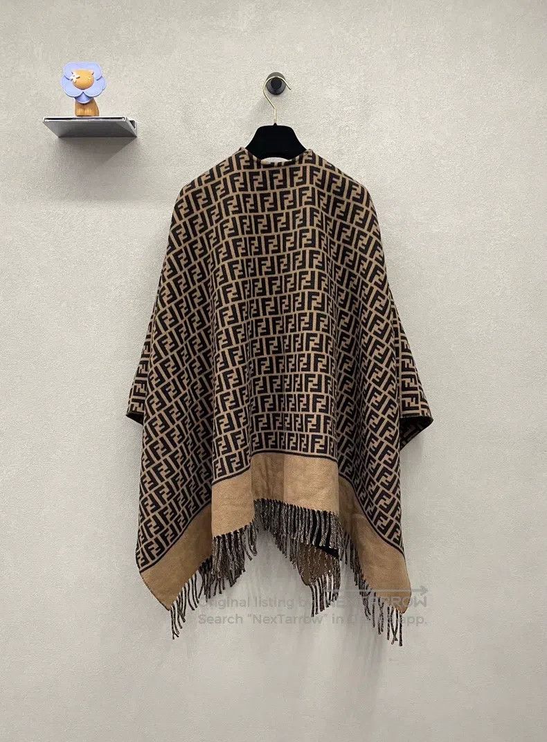 Fendi Fendi size 135*135 cm Double F Monogrammed Knit Shawl with Size M / US 6-8 / IT 42-44 - 2 Thumbnail