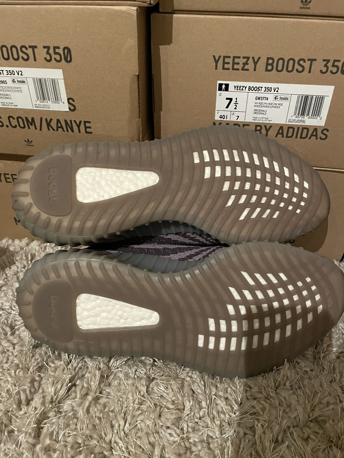 Yeezy Yeezy 350 Beluga Size US 9 / EU 42 - 7 Thumbnail