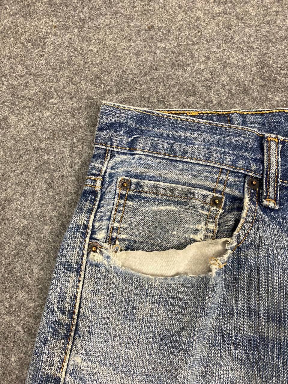 Levi's levis 550 relaxed fit distressed denim Size US 36 / EU 52 - 9 Thumbnail