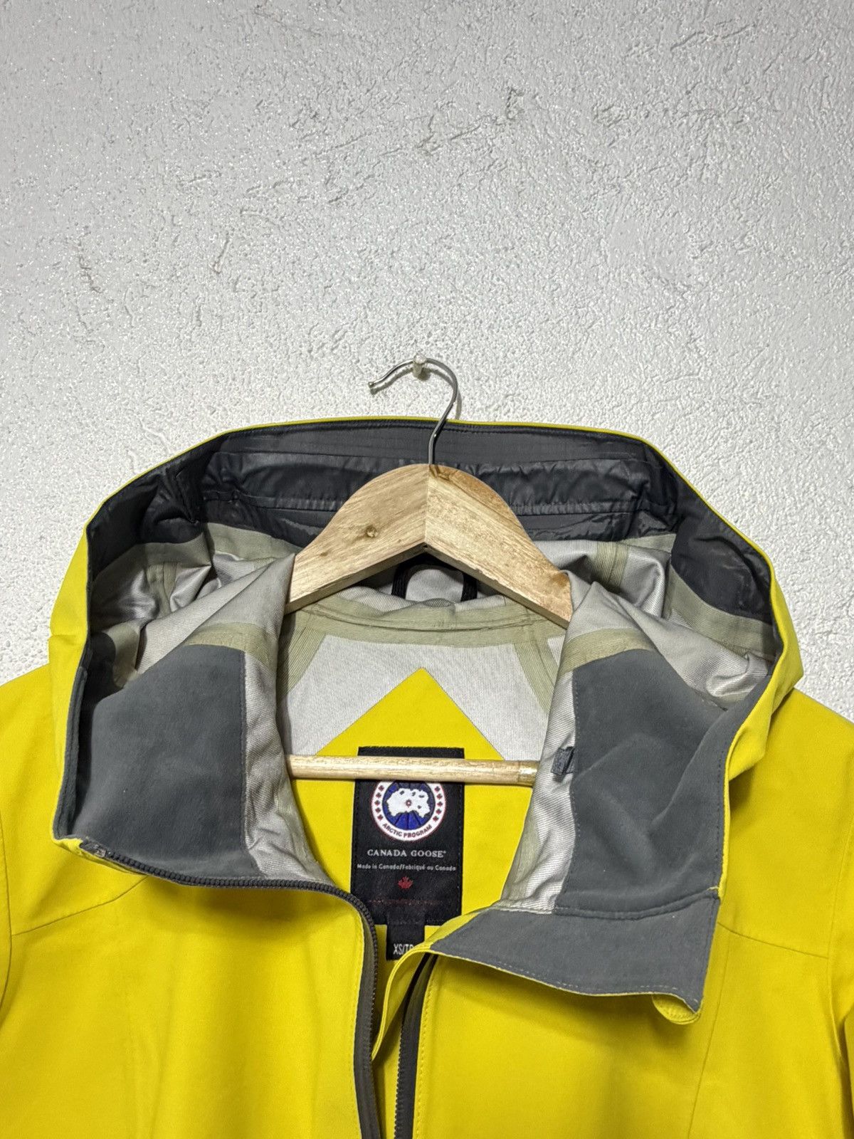 Canada Goose CANADA GOOSE CANYON SHELL RAIN JACKET for FEMME Size S / US 4 / IT 40 - 5 Thumbnail