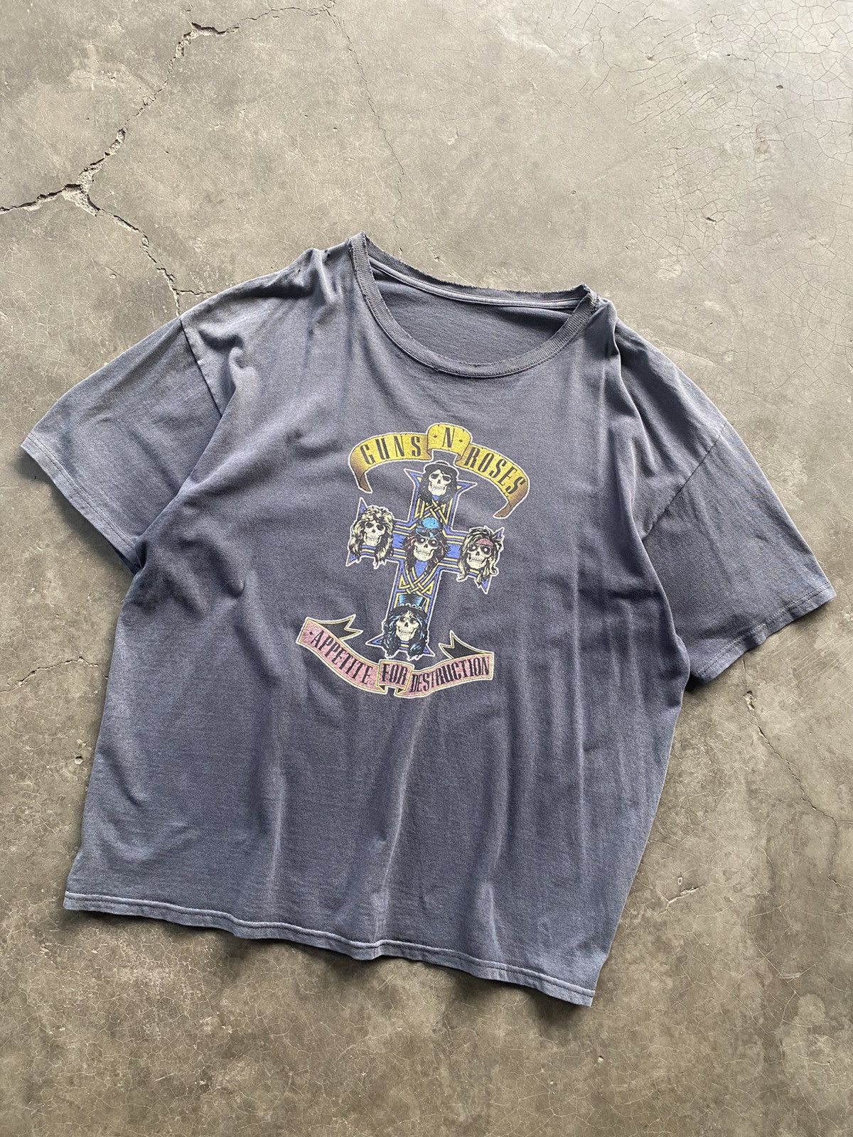 Band Tees Vintage Trash Faded Y2K Guns N Roses Distressed Shirt Size US L / EU 52-54 / 3 - 1 Thumbnail