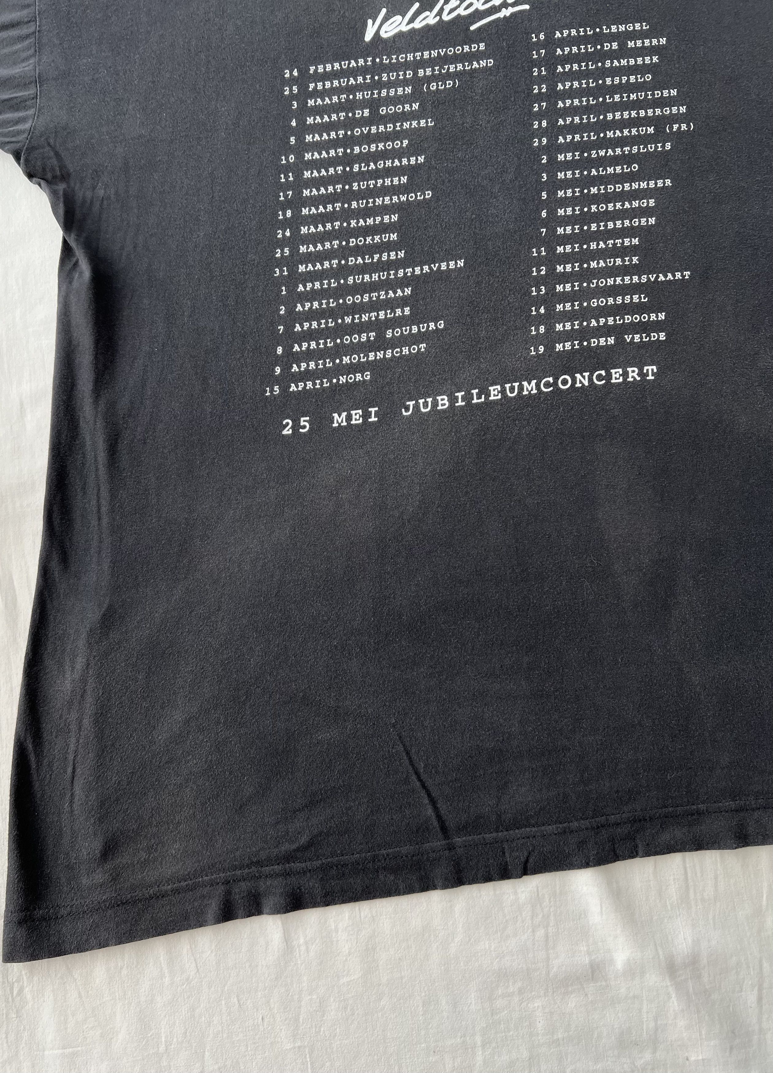 Band Tees Vintage 1995 Normaal 20 Joar Veldtocht Black T-shirt Size US XL / EU 56 / 4 - 18 Thumbnail