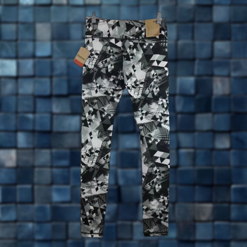 Reebok NEW NWT Women's Reebok Black & White Abstract Geo Pattern Ankle Leggings Size S Size 28" / US 6 / IT 42 - 1 Thumbnail