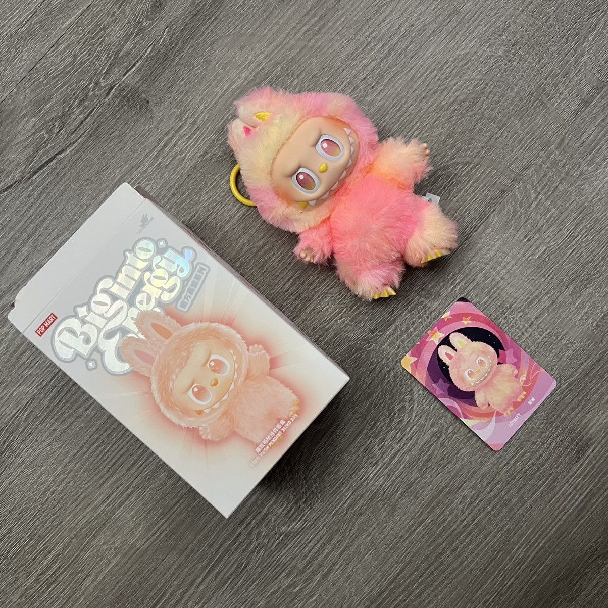 POP MART Labubu Big Into Energy Loyalty Monster Size ONE SIZE - 1 Thumbnail