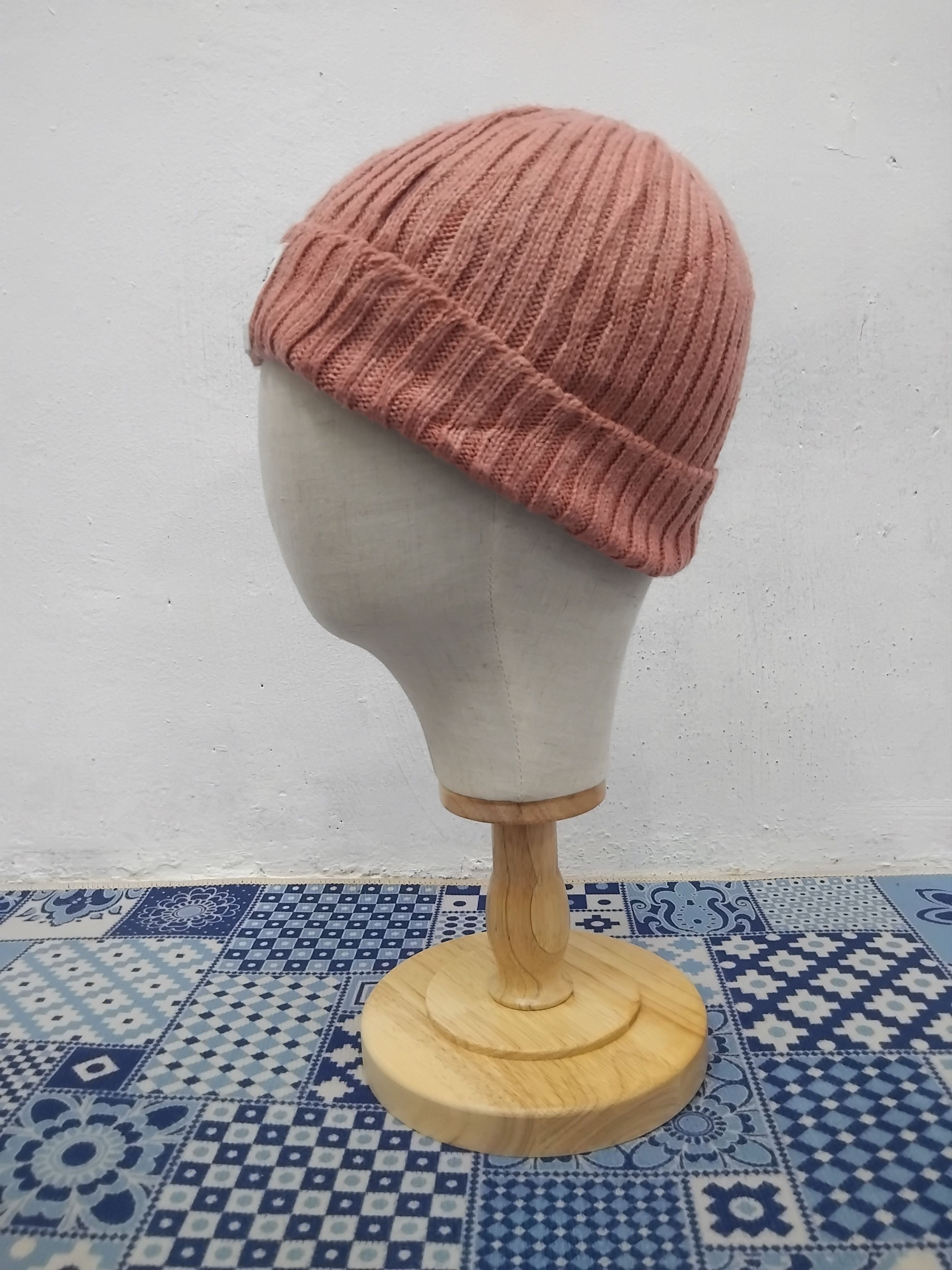 Issey Miyake 💥A.v.v peach colour Beanie hat Size ONE SIZE - 6 Thumbnail