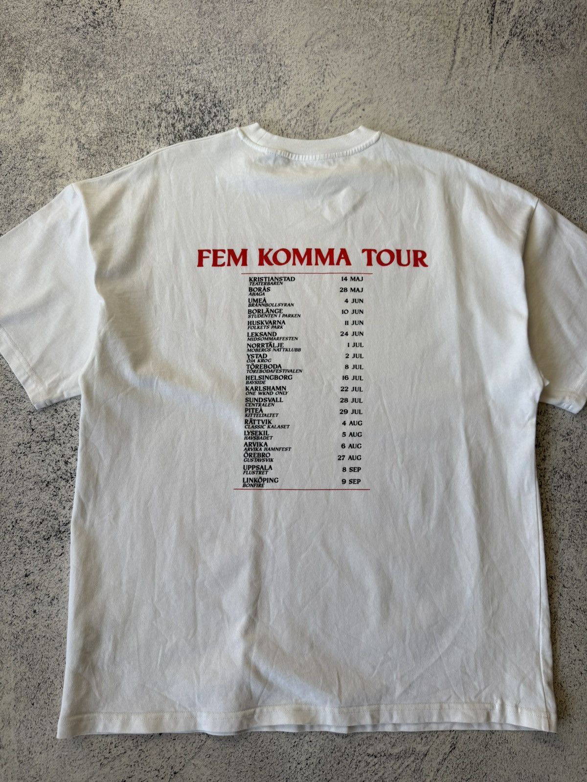 Band Tees Bolaget Records “Fem Komma Tour” 2023 Concert T-Shirt White Size US S / EU 44-46 / 1 - 16 Thumbnail