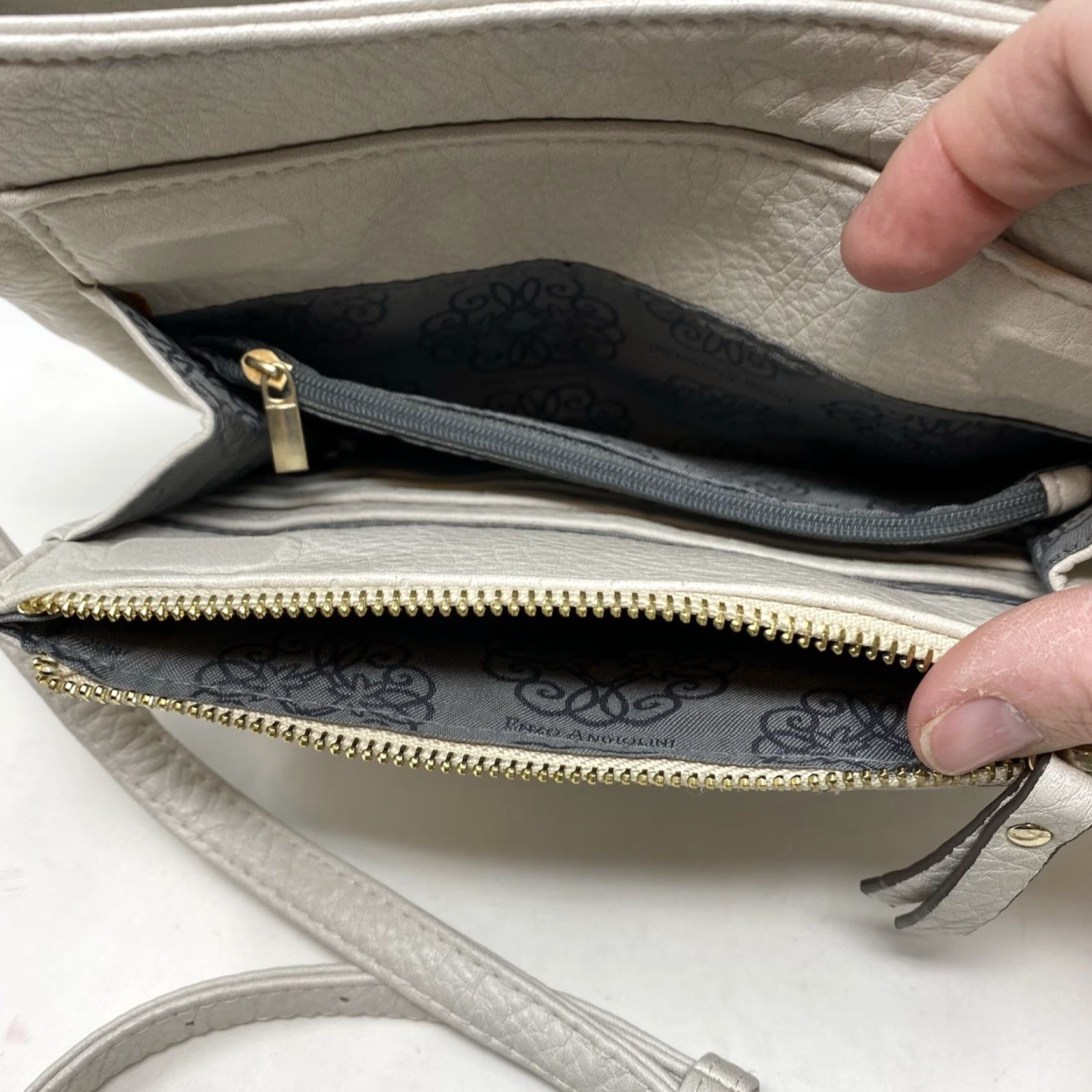 Kenzo Enzo Angiolini Crossbody Pebbled Leather Purse Gold Studded Beige Medium Women Bag Size ONE SIZE - 6 Thumbnail