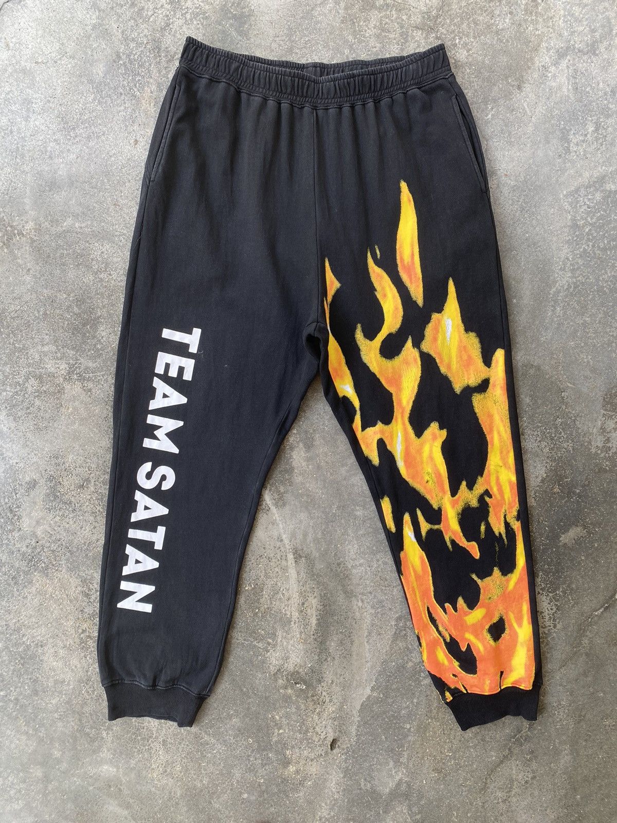 Vintage Vintage Team Satan 666 Flame Jogger Pants Size US 32 / EU 48 - 1 Thumbnail
