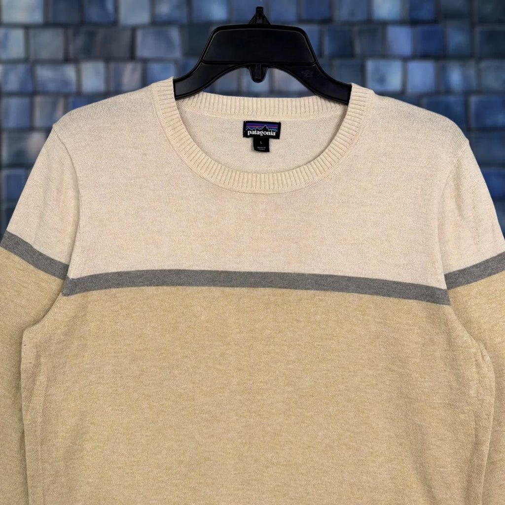 Patagonia Patagonia Sweater Womens Large Beige Gray Stripe Crewneck Knit Pullover Casual Regular Knit Cotton Polyester - Light All Seasons - Worn Wear Size L / US 10 / IT 46 - 1 Thumbnail