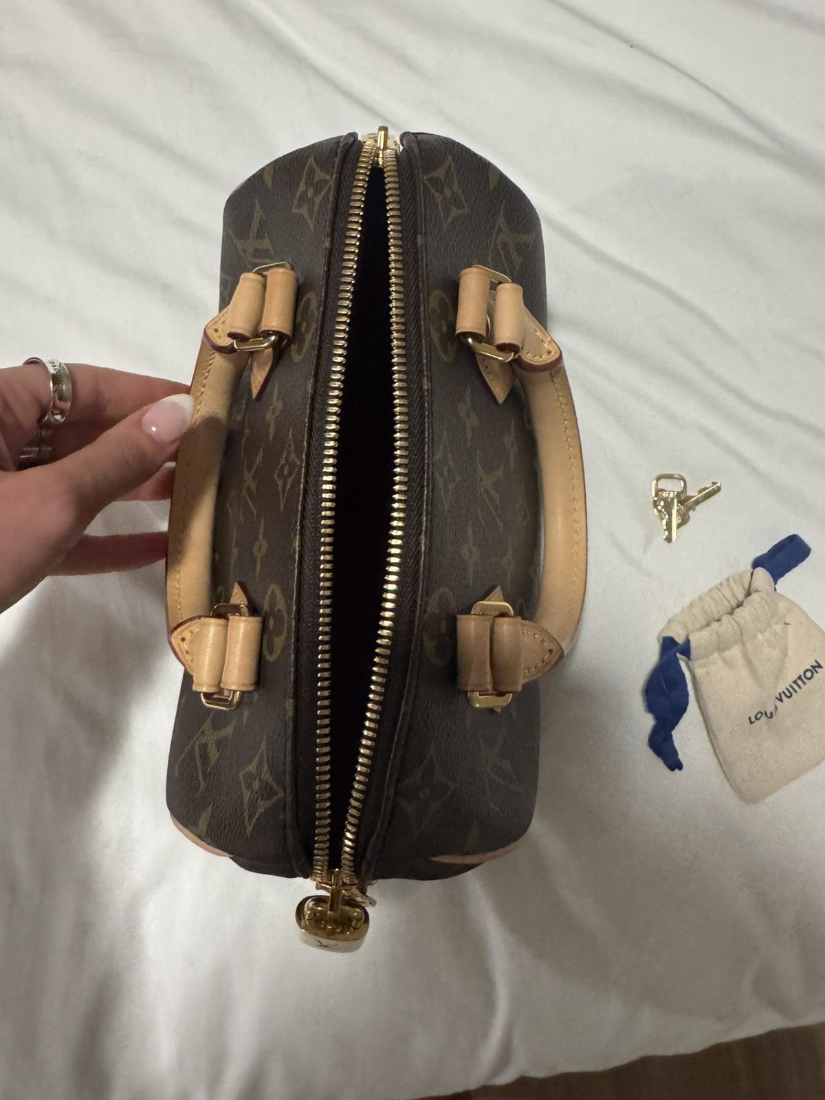 Louis Vuitton Speedy 20 - like new condition, used once, original tag+bags Size ONE SIZE - 13 Thumbnail