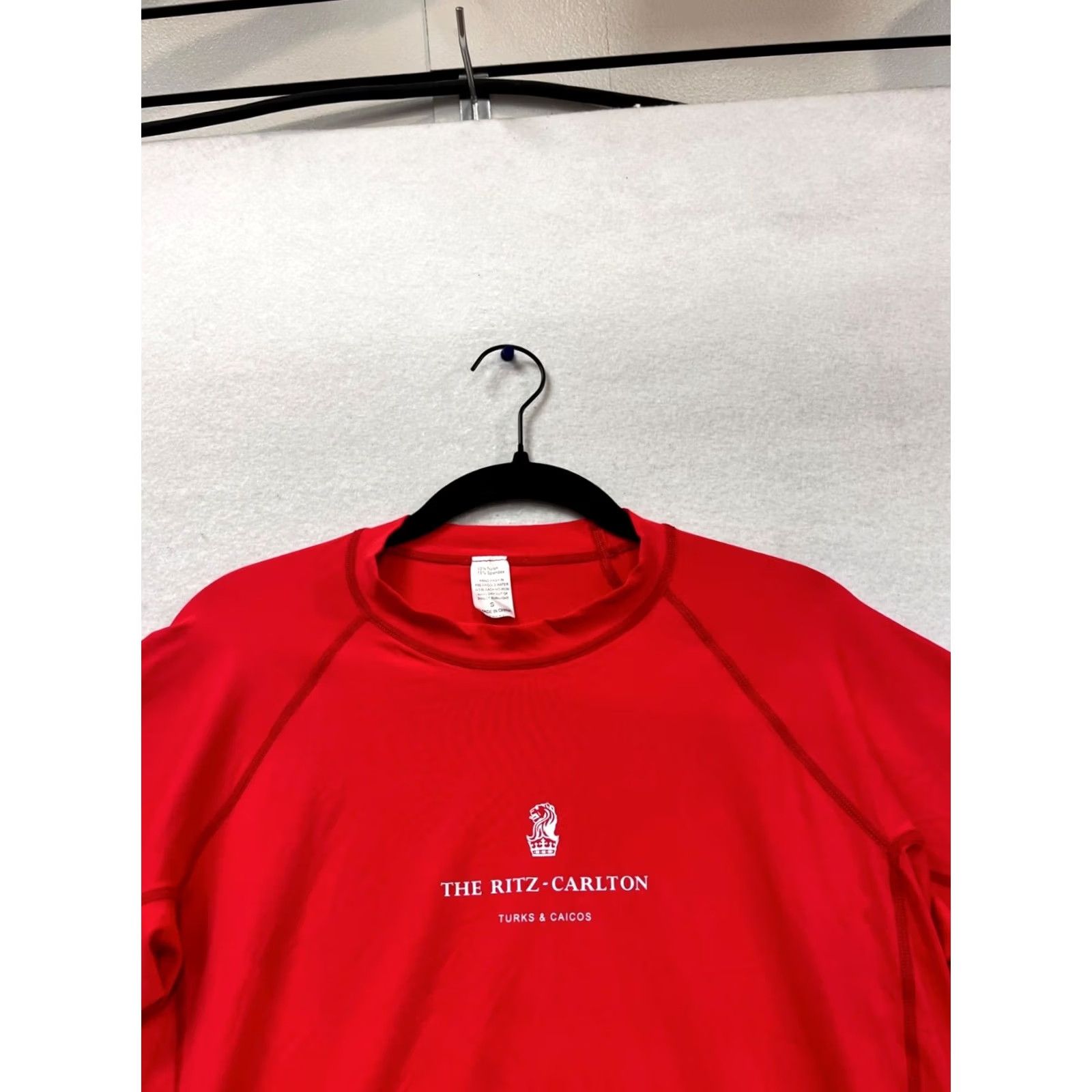 Vintage The Ritz-Carlton Turks & Caicos Red Shirt S Womens Regular Short Sleeve Logo Print Nylon Spandex Size S / US 4 / IT 40 - 5 Thumbnail