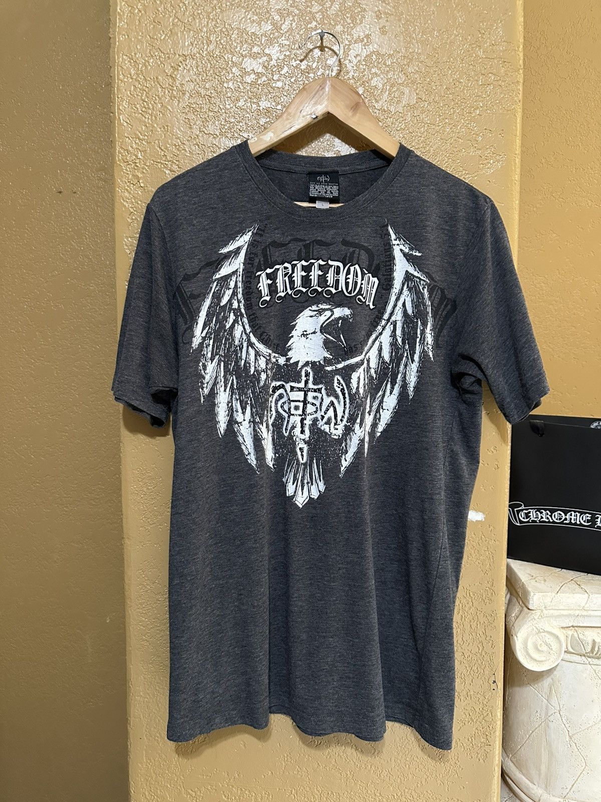 Vintage Y2K Not Of This World Wings t shirt grunge Size US L / EU 52-54 / 3 - 1 Thumbnail
