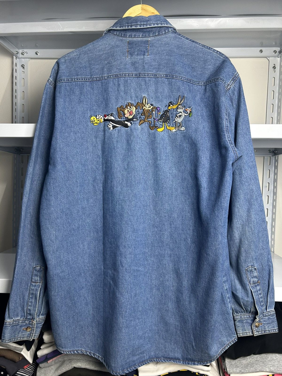Warner Bros Vintage warner Bros Looney tunes Denim shirt Size US XL / EU 56 / 4 - 1 Thumbnail