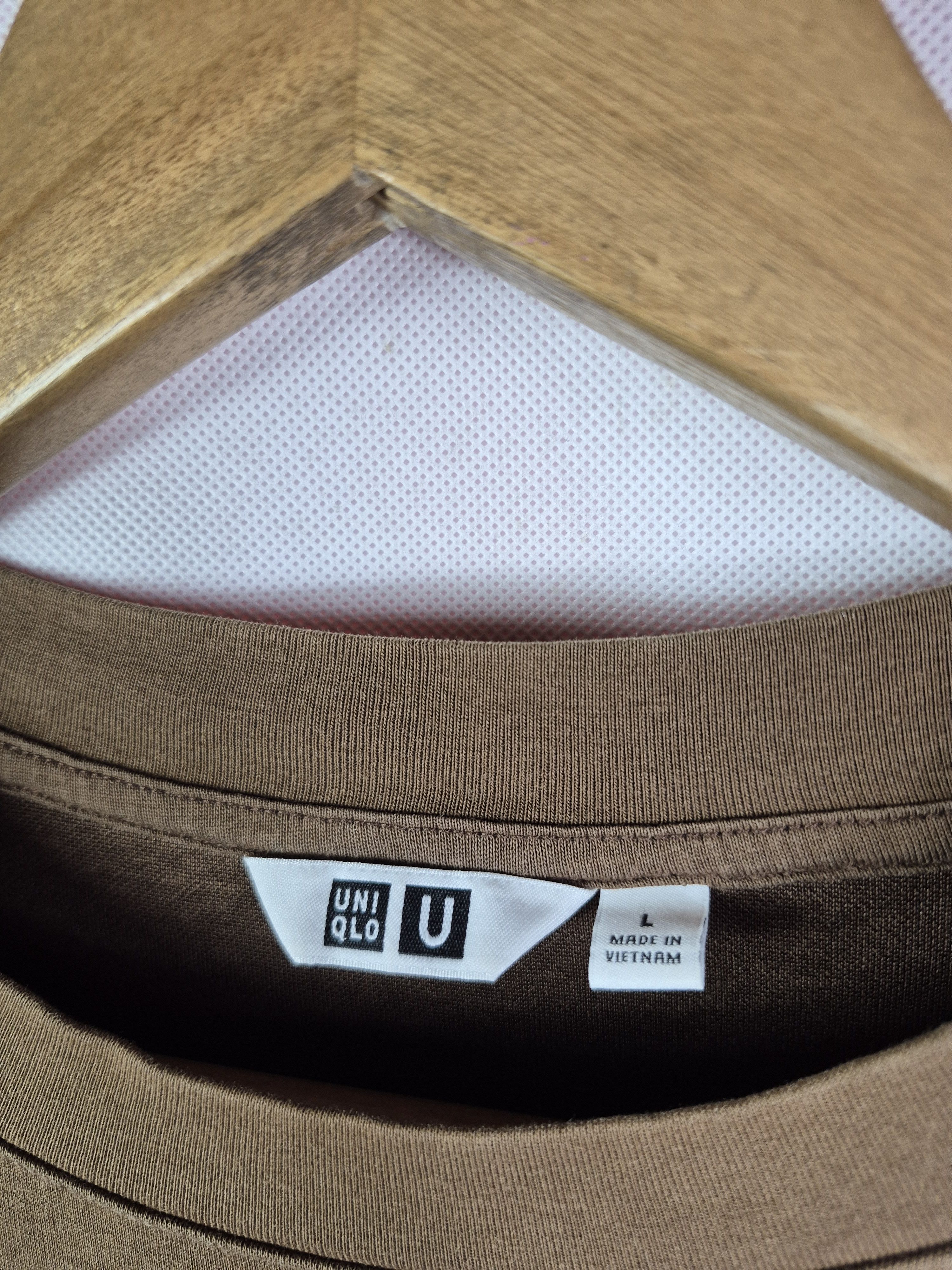 Lemaire × Uniqlo 🔥 Uniqlo U Lemaire Airism Brown Plain Tee Size US L / EU 52-54 / 3 - 5 Thumbnail