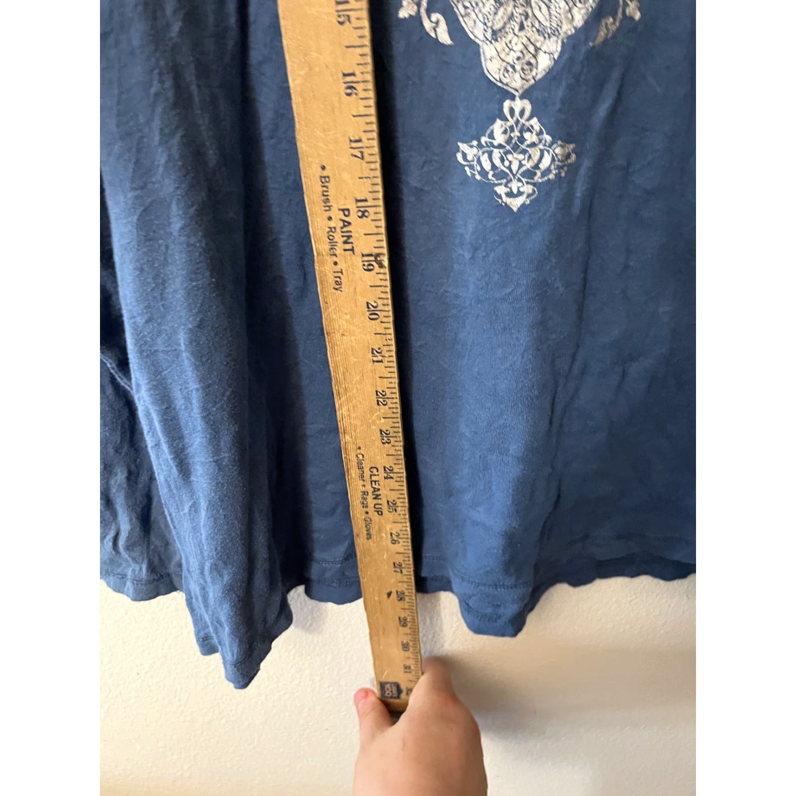 Vintage VINTAGE Seven7 Luxe Velvet Long Sleeve T-Shirt Women 18/20 Blue Fleur de Lis Beaded Accents Size XXL / US 16-18 / IT 52-54 - 4 Thumbnail