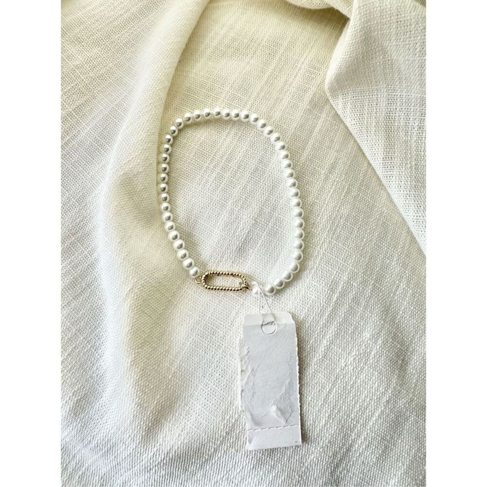 Nordstrom Nordstrom Faux Pearl Bracelet with Gold Latch Size ONE SIZE - 4 Thumbnail