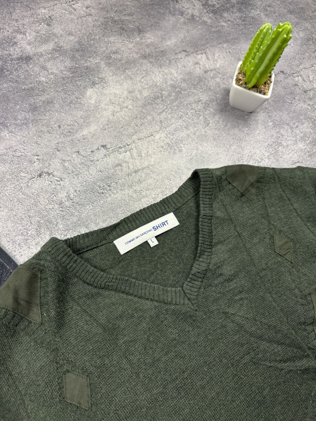 Comme des Garcons SHIRT Comme des Garcons SHIRT Green V-Neck Patchwork Details Size US L / EU 52-54 / 3 - 5 Thumbnail