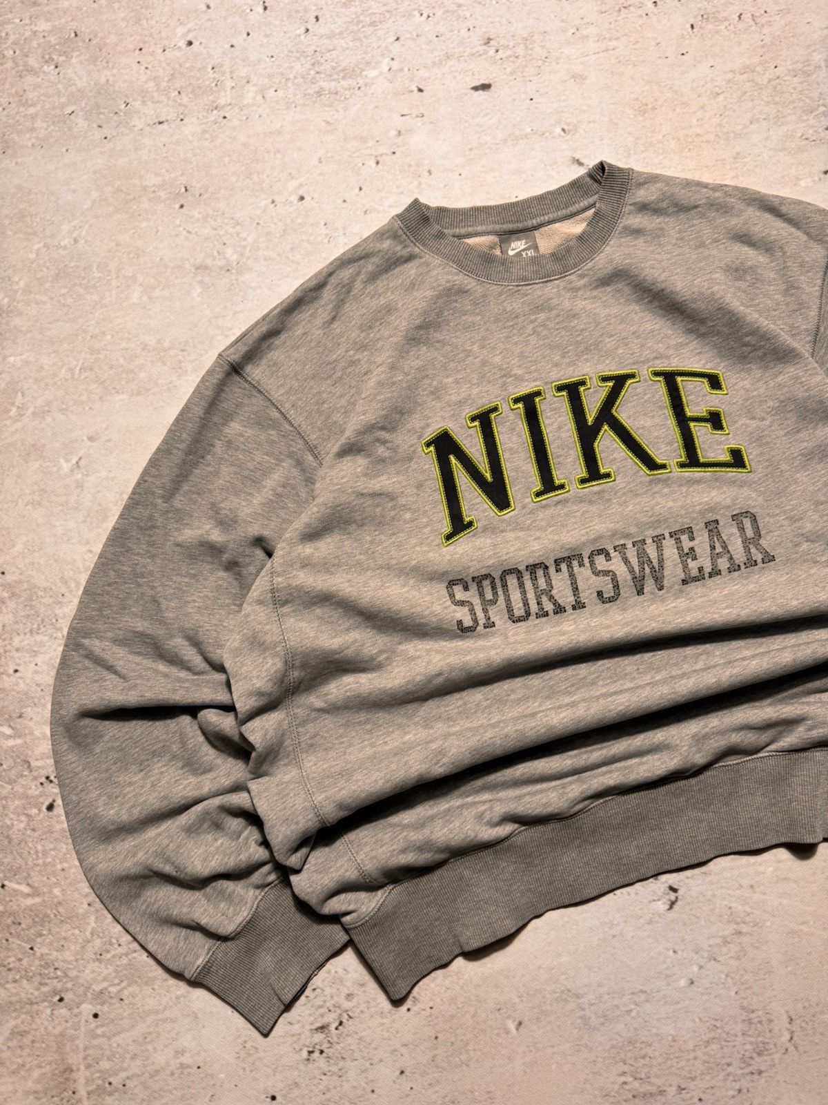 Nike × Vintage NIKE VINTAGE CENTER LOGO OVERSIZE BOXY SWEATSHIRT Size US XL / EU 56 / 4 - 2 Thumbnail