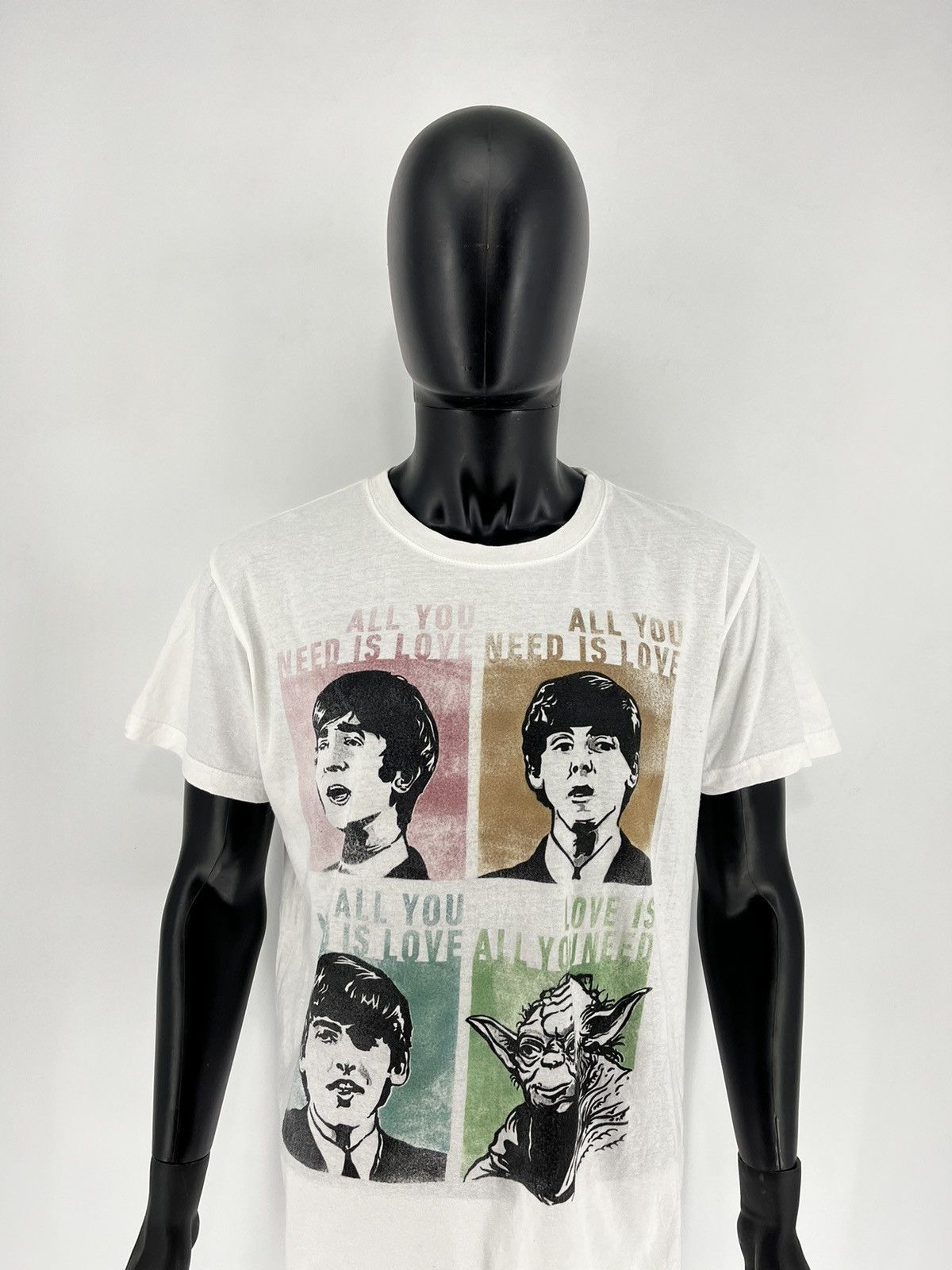 Band Tees × Vintage Vintage Tee Y2K The Beatles All You Need IS Love Size L Size US L / EU 52-54 / 3 - 1 Thumbnail