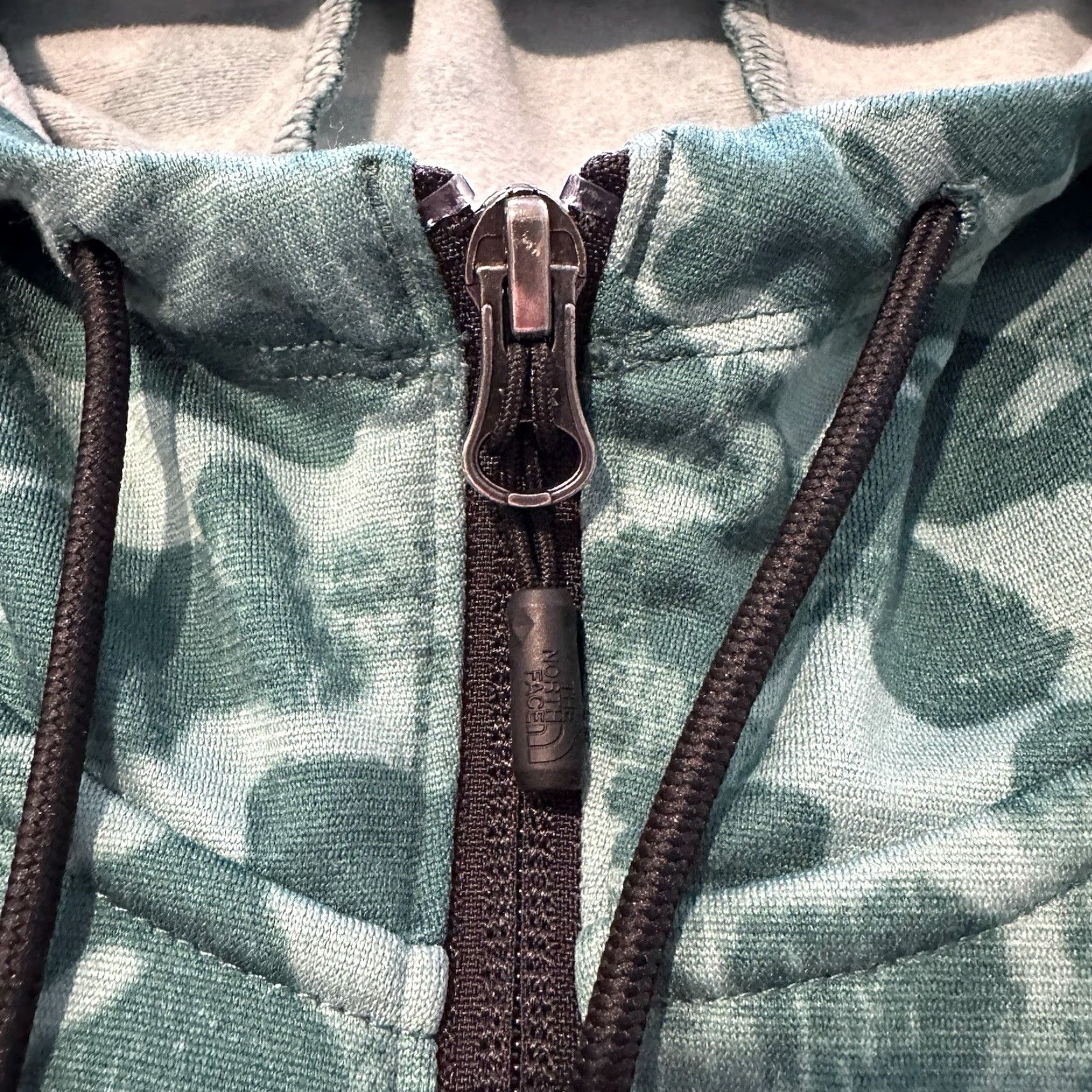 The North Face The North Face Jacket Womens S Full Zip Hooded Camouflage Teal Lightweight Fleece Blue Front Zip Hoodie Size S / US 4 / IT 40 - 4 Thumbnail