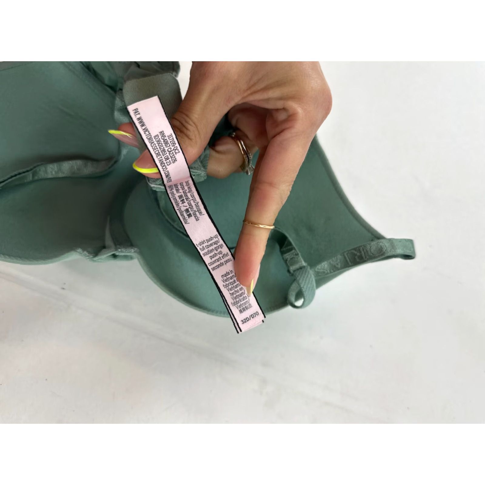 Victoria's Secret Victoria's Secret Bra Womens 32D Green Full Coverage Push-Up Wireless Adjustable Strap Classic Size ONE SIZE - 4 Thumbnail
