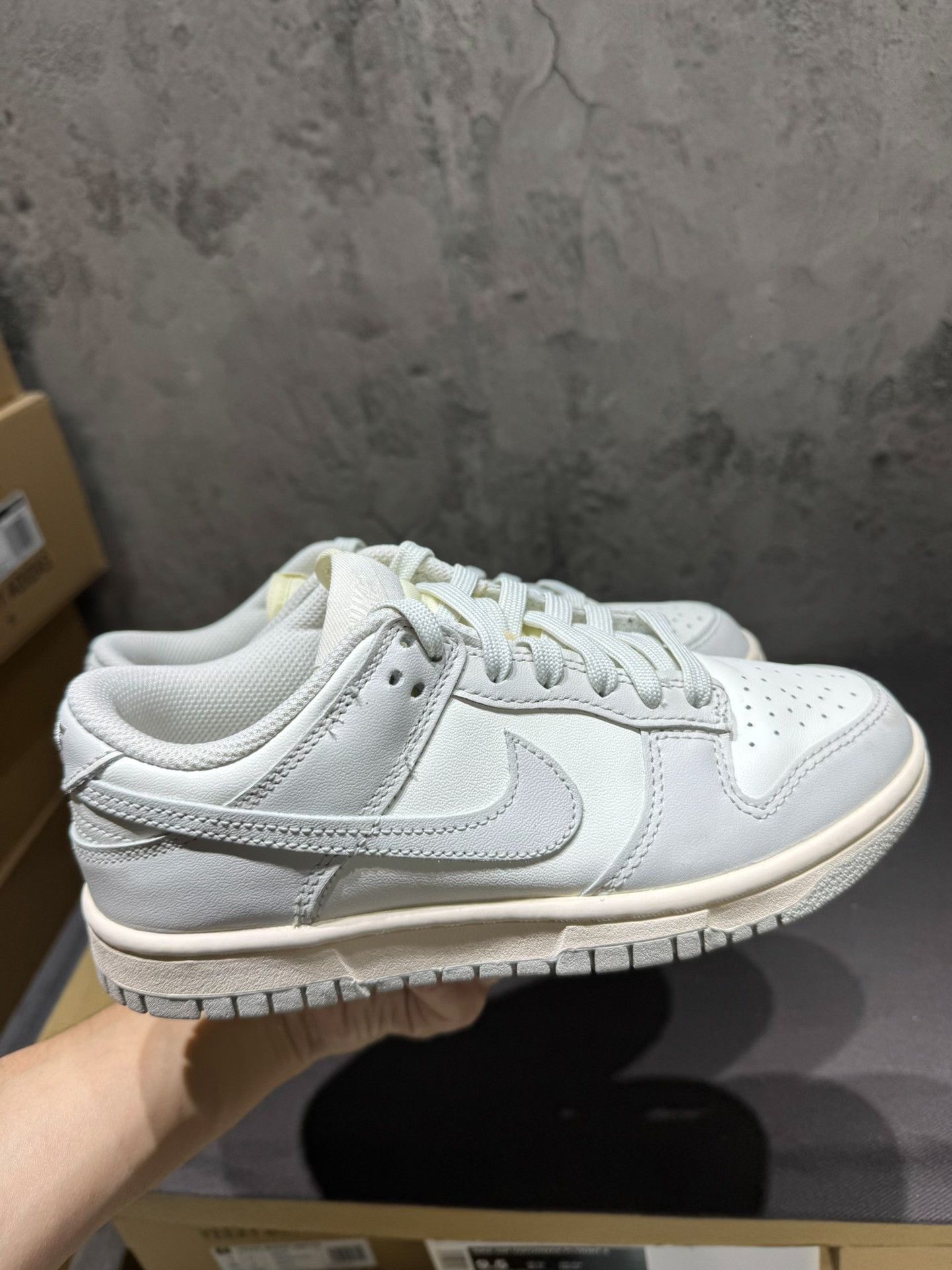 Nike Nike DUNK White Lowtop Sneakers 36 Men Size US 5 / EU 37 - 1 Thumbnail