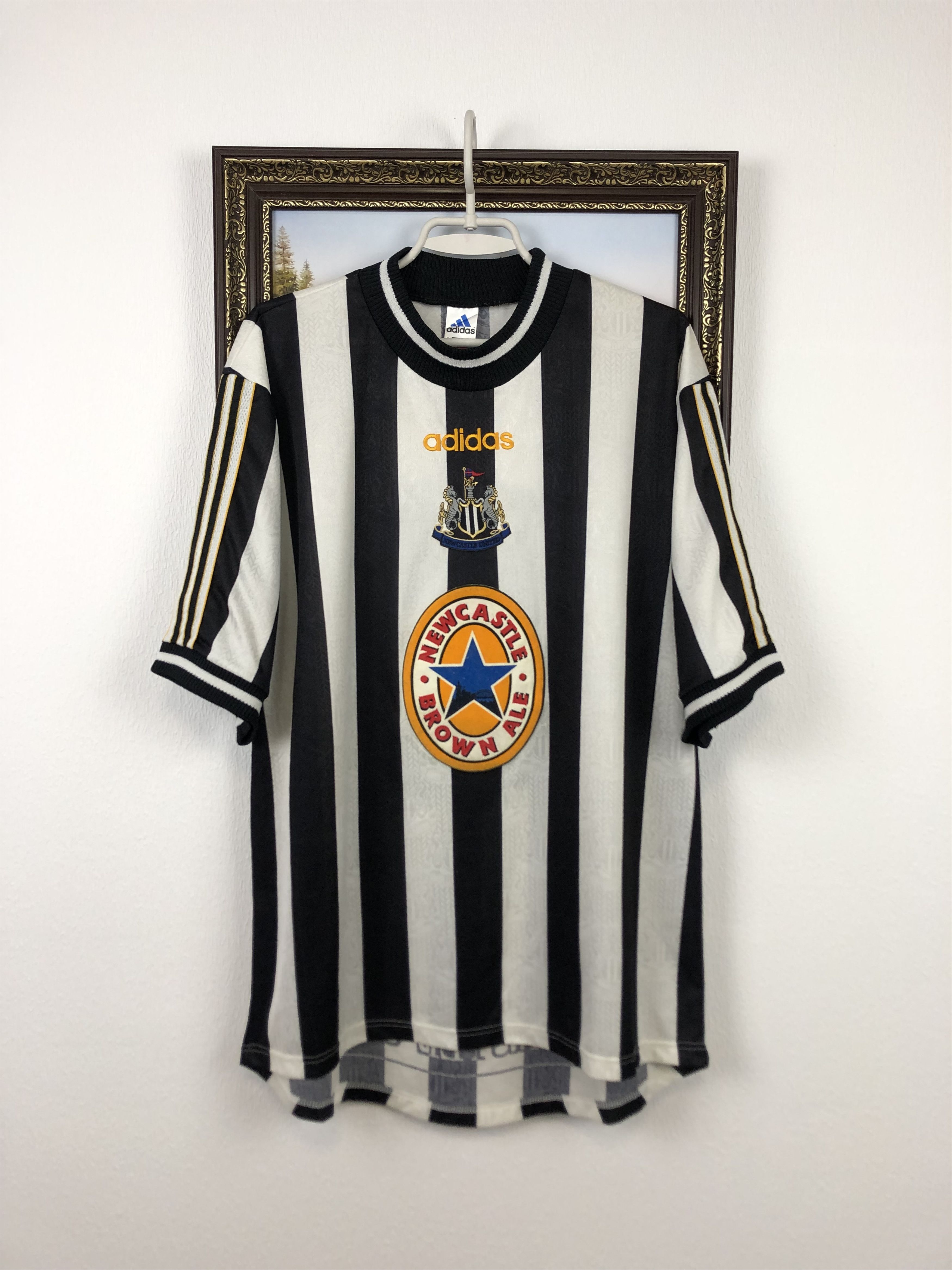 Adidas Newcastle football shirt 1997 Soccer Adidas #9 Legend Jersey Size US L / EU 52-54 / 3 - 1 Thumbnail