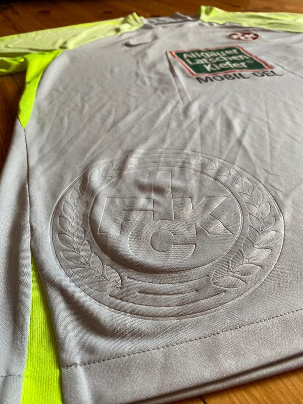 Nike Football shirt Kaiserslautern Size US XXL / EU 58 / 5 - 8 Thumbnail