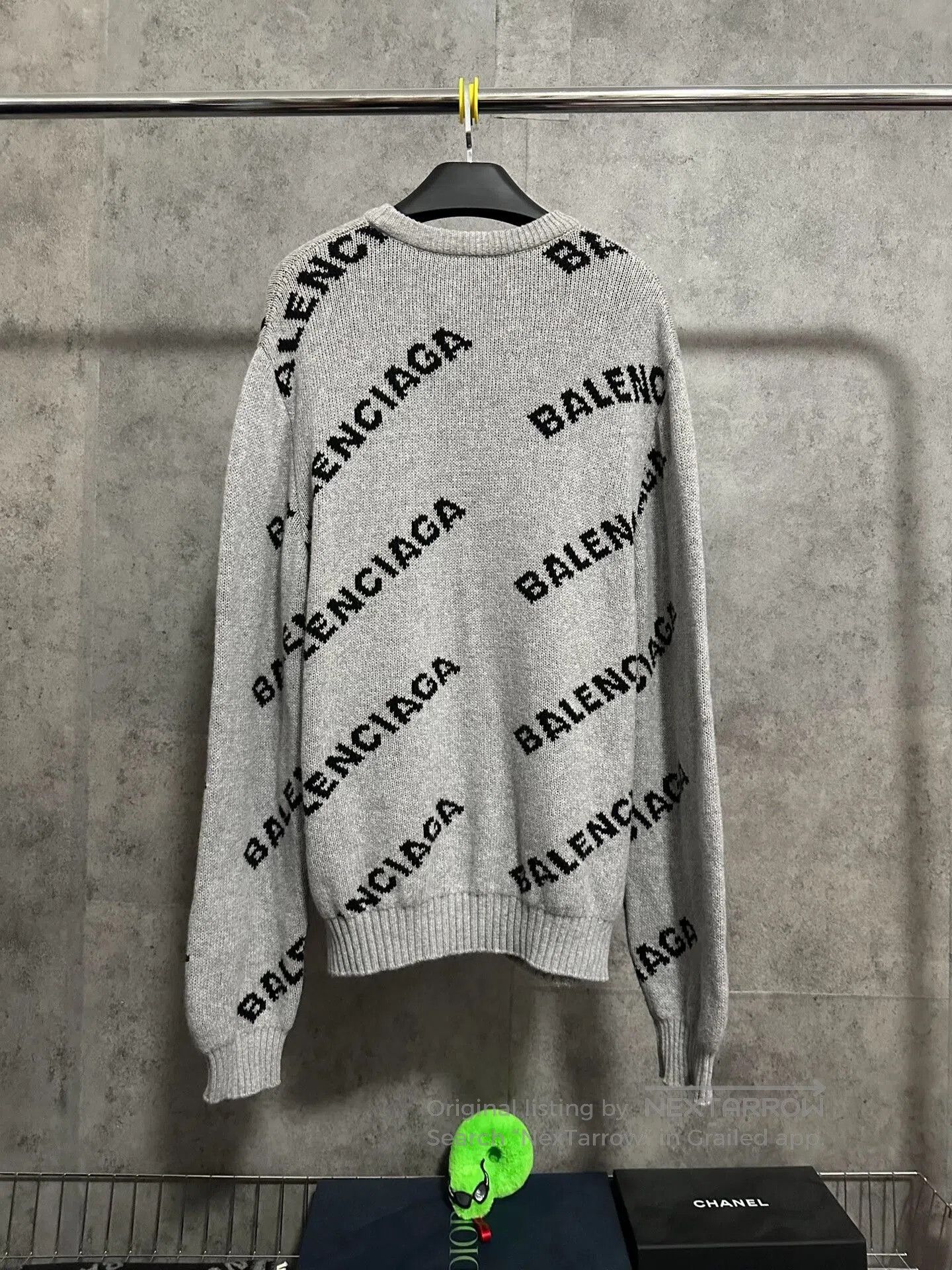Balenciaga balenciaga logo knit sweater in gray. Size US M / EU 48-50 / 2 - 4 Thumbnail