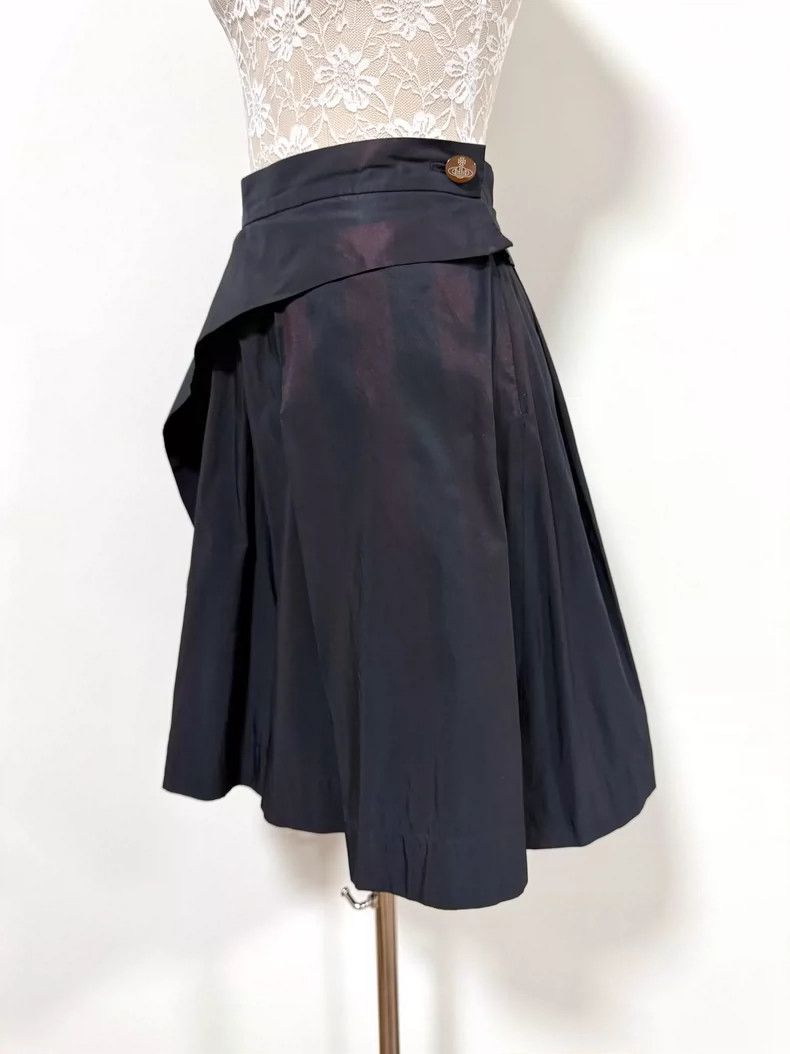 Vivienne Westwood Vivienne Westwood size2 A wine-red lustrous stripe with irr Size 26" / US 2 / IT 38 - 4 Thumbnail