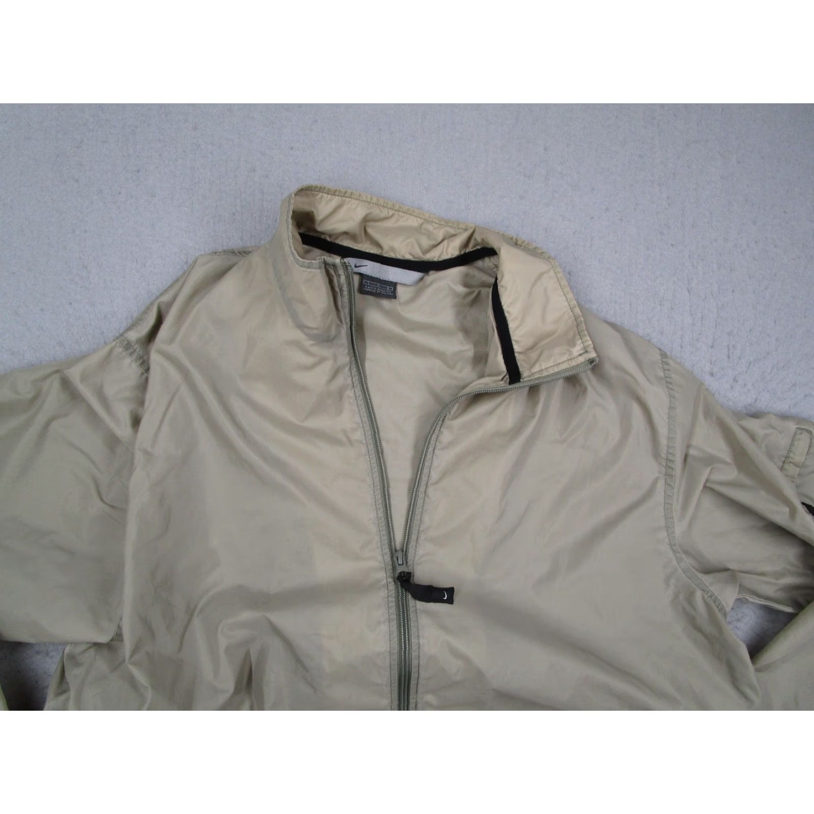 Nike Nike Jacket Mens Large Beige Full Zip Nylon Lightweight Windbreaker Size US L / EU 52-54 / 3 - 2 Thumbnail