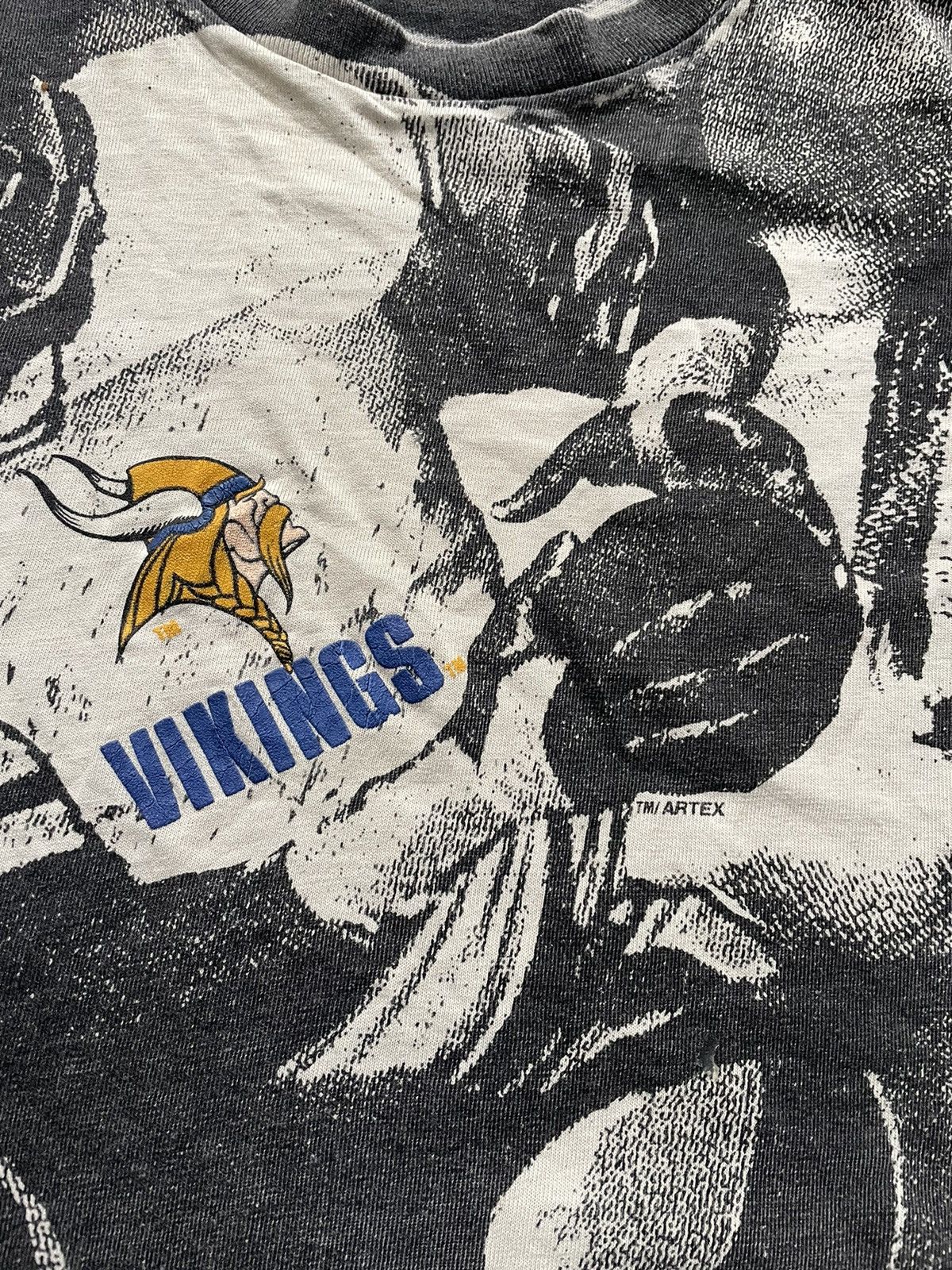 NFL × Vintage VTG 90s NFL MINNESOTA VIKINGS AMW SPORTS AOP SPRASH T-SHIRT Size US M / EU 48-50 / 2 - 5 Thumbnail