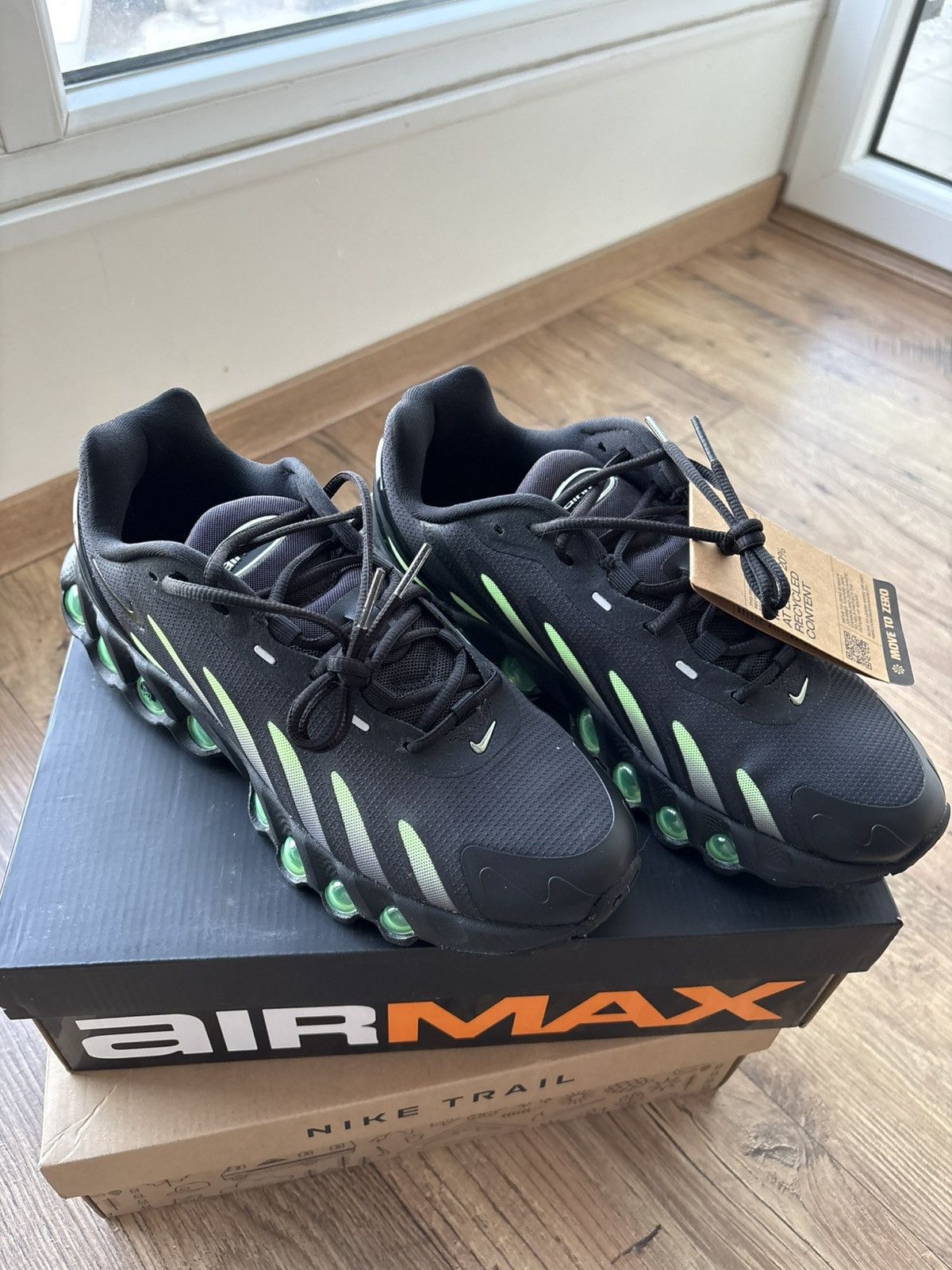 Nike Nike Air Max Dn8 (GS) Size US 7 / EU 40 - 2 Thumbnail