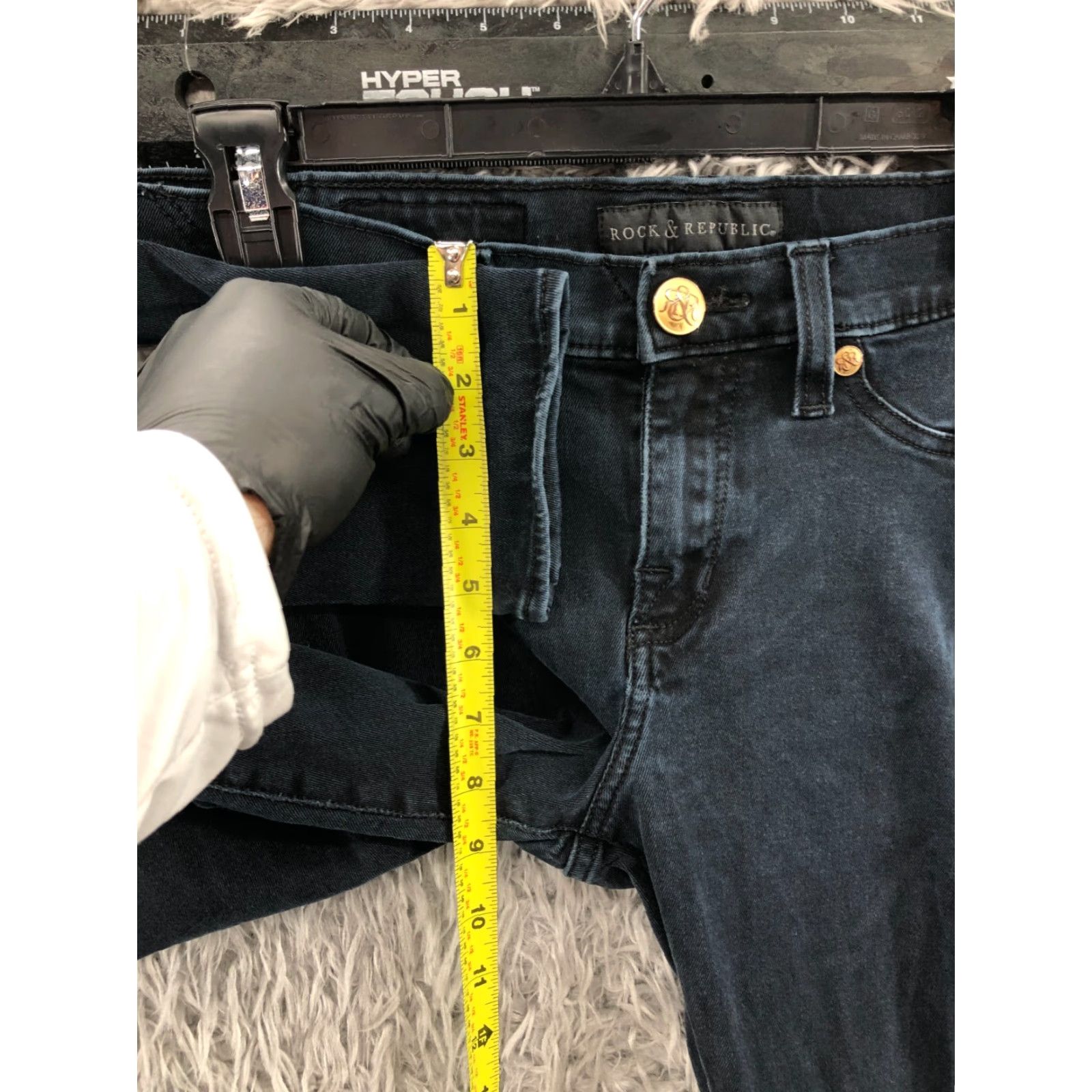 Vintage Rock & Republic Kashmere Skinny Jeans Size 10 Womens Dark Wash Blue Jeans Slim Fit 5-Pocket Denim Cotton Belt Loops Zip Button Size 32" / US 10 / IT 46 - 4 Thumbnail