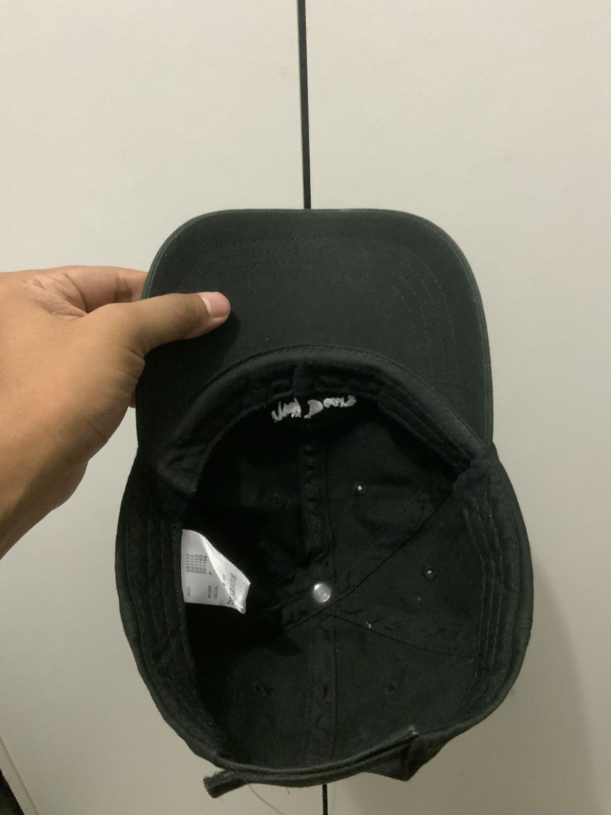 If Six Was Nine My Dears Spellout Black Hat Size ONE SIZE - 8 Thumbnail