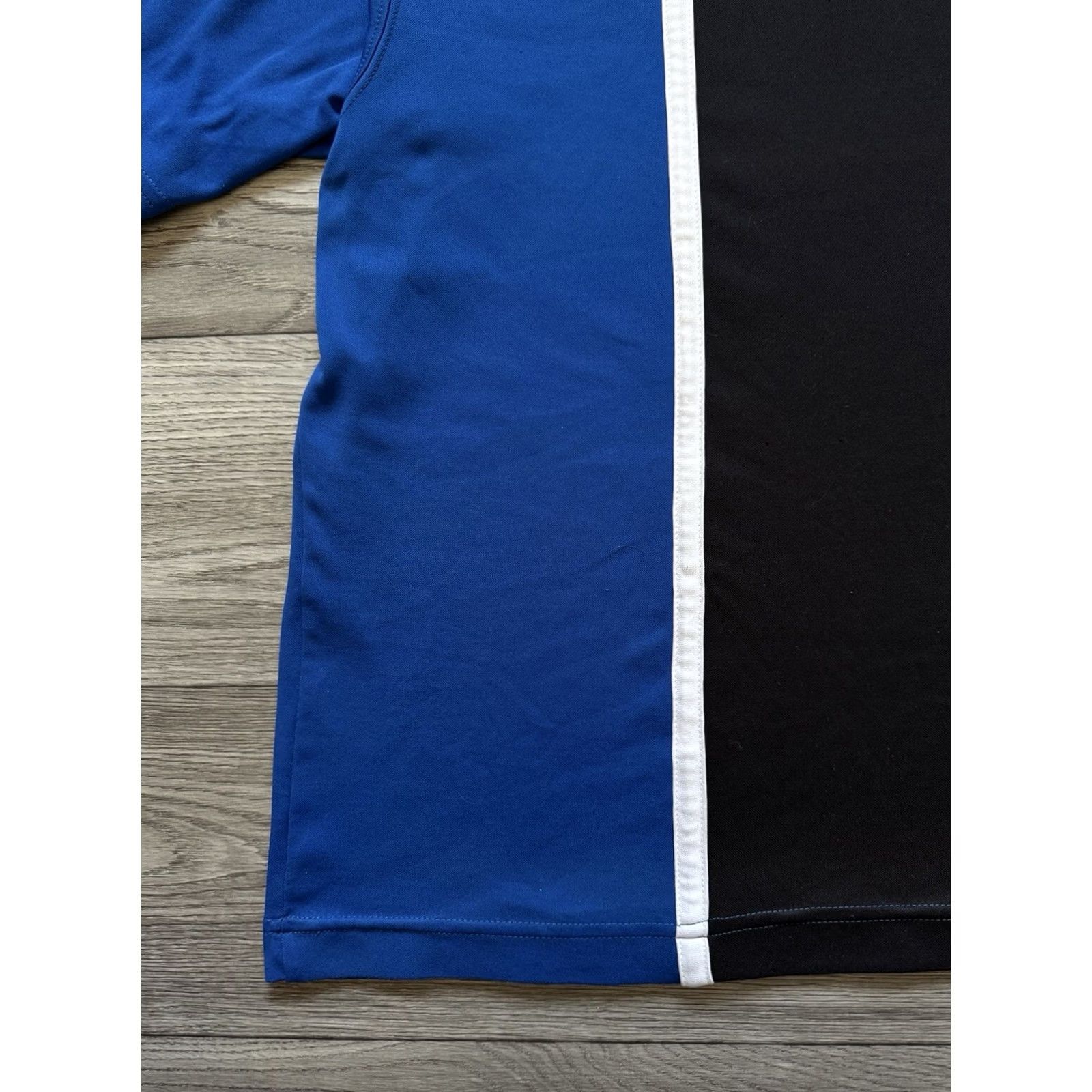 Nike VINTAGE Nike Jersey Shirt Men M 90s Blue Black Nike Template V-Neck Jersey Shirt Mens 90s Vintage Sports Football Soccer Basketball Size US M / EU 48-50 / 2 - 6 Thumbnail