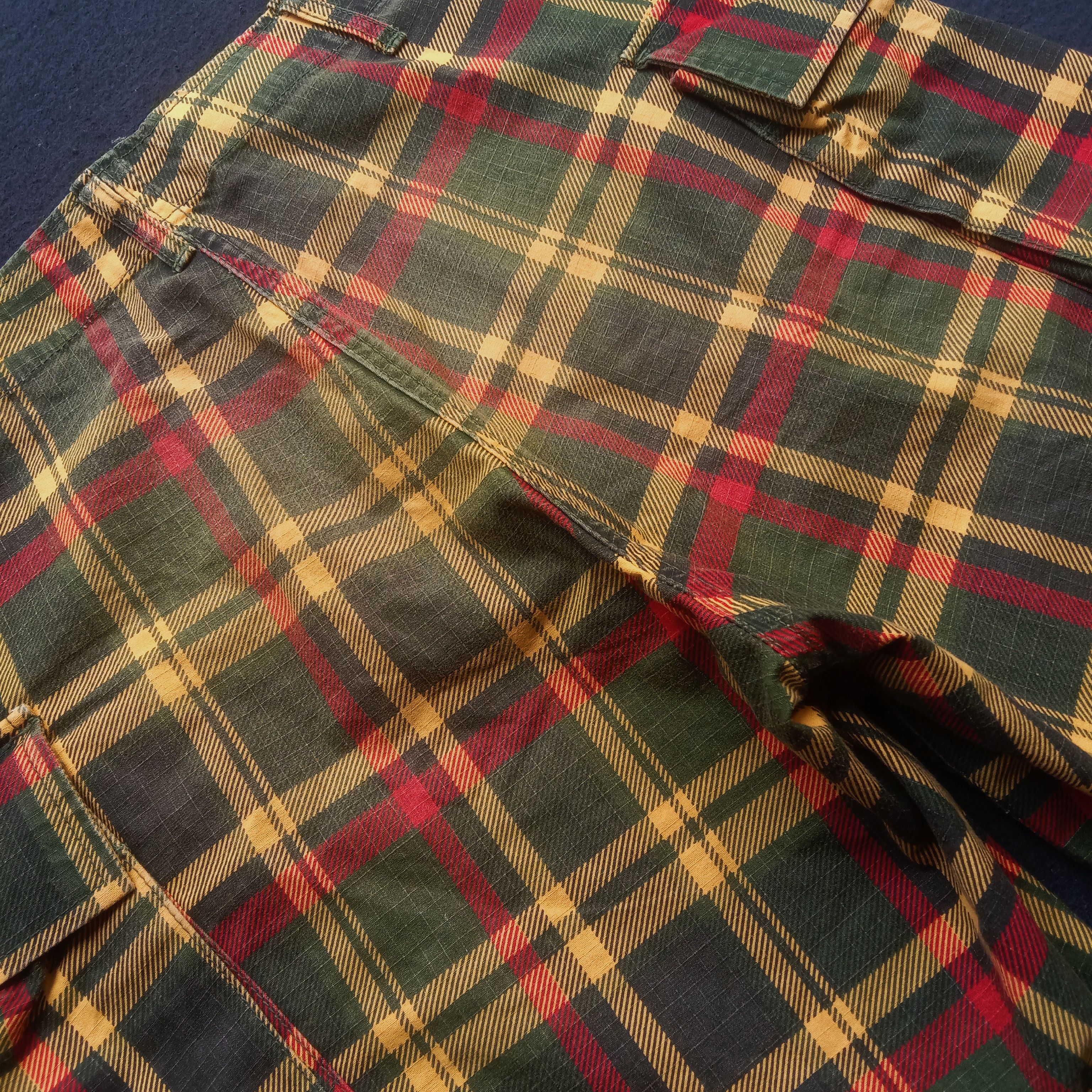Bape 2008 Bape x Isetan Check Cargo Shorts Size US 32 / EU 48 - 8 Thumbnail