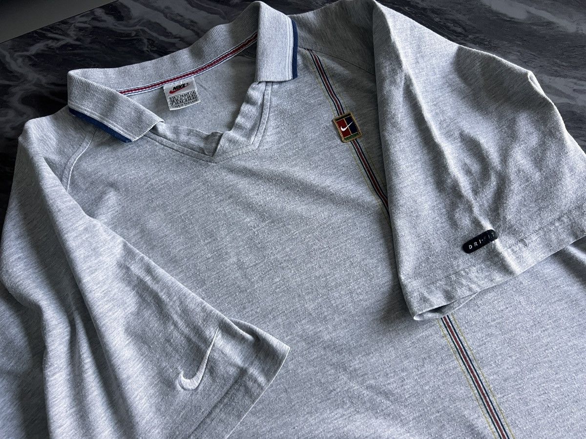 Nike Nike : Dry Fit Jersey Shirt Stripe Embroider Logo Size US M / EU 48-50 / 2 - 9 Thumbnail