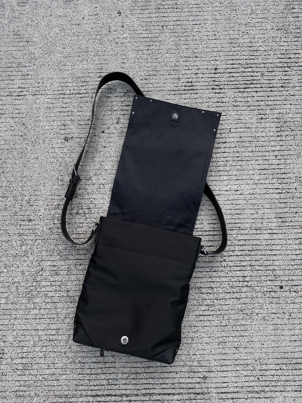 Jean Paul Gaultier Jean Paul Gaultier Black Dragon Crossbody Bag Size ONE SIZE - 5 Thumbnail