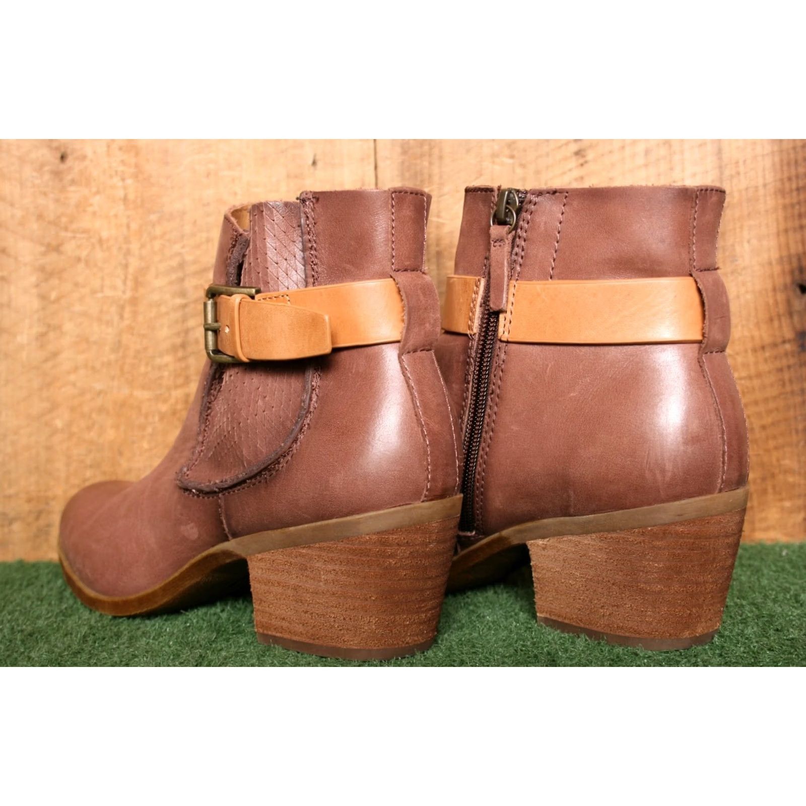 Vintage VINTAGE COMFORTIVA Karen Brown Leather Side Zip Buckle Strap Ankle Boots 9.5 M Women Bootie Size US 10 / IT 40 - 3 Thumbnail