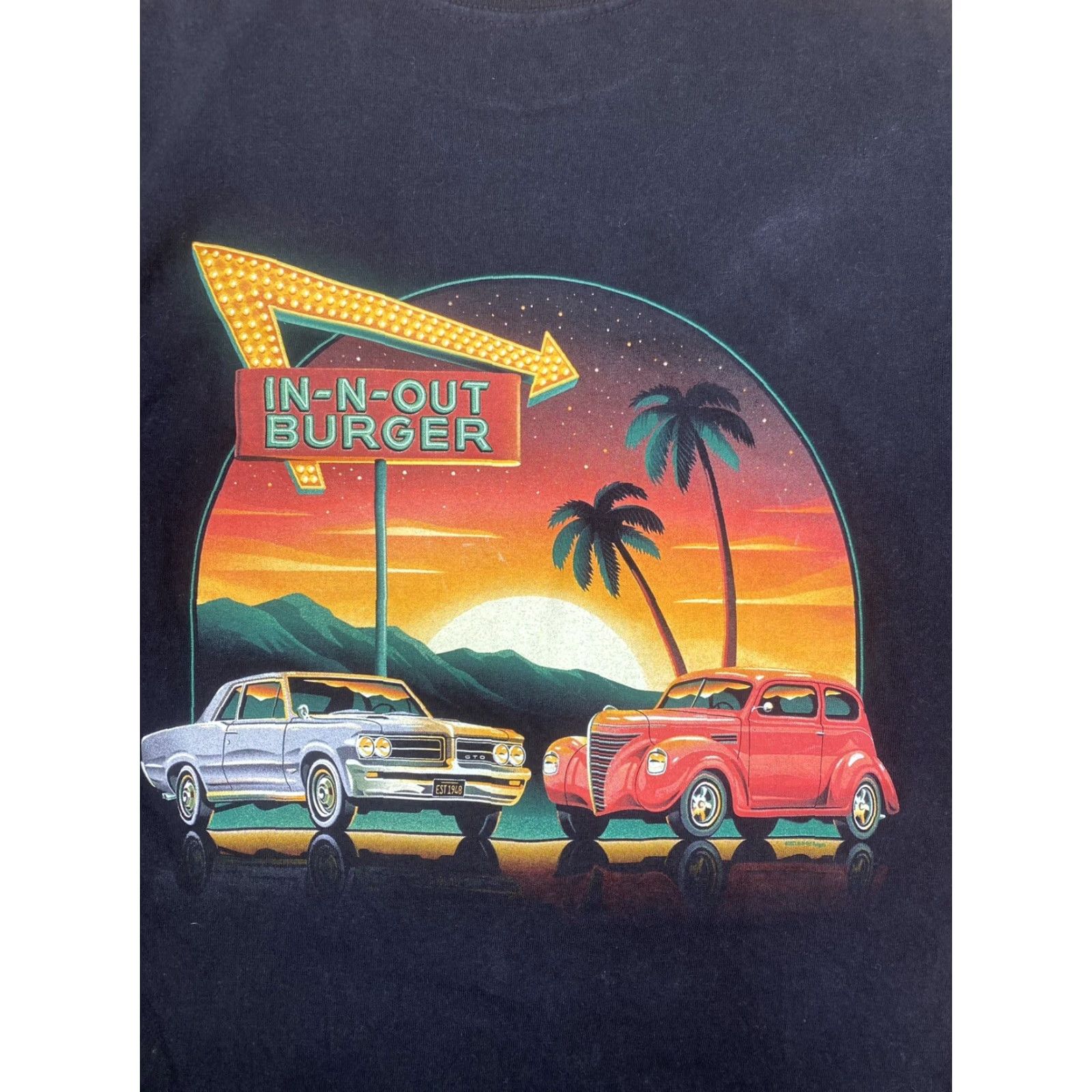 Logo 7 In N Out Graphic T Shirt Mens S Black Classic Cars Logo #8267 Size US S / EU 44-46 / 1 - 3 Thumbnail